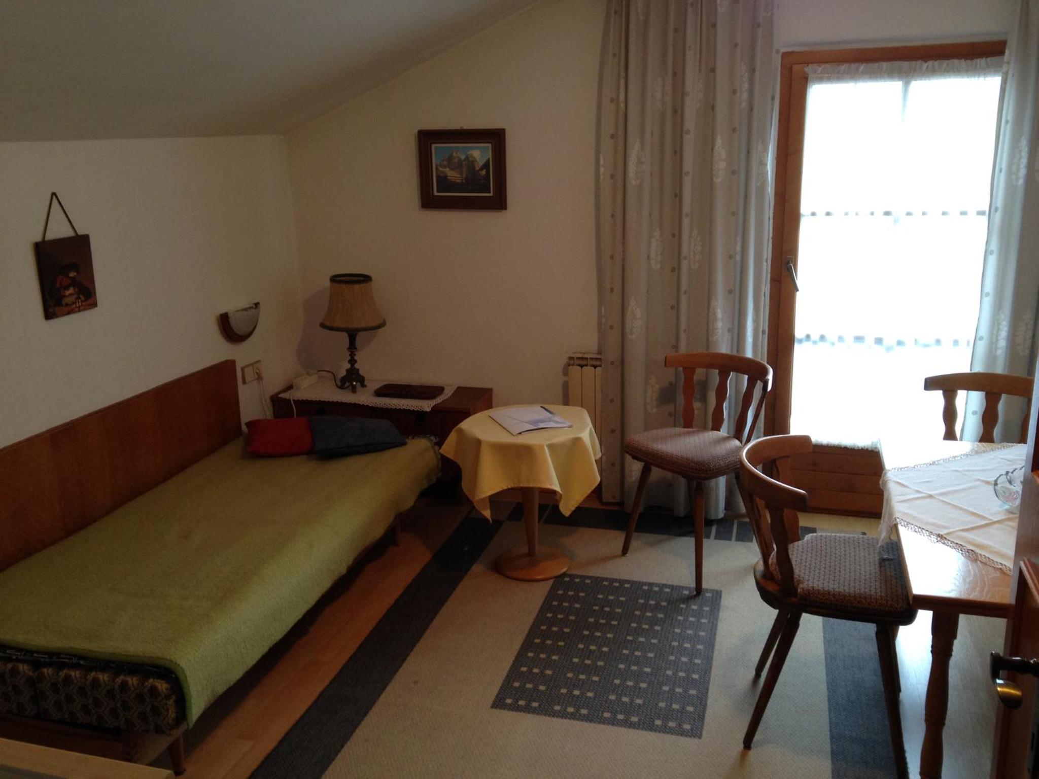 Classic One-Bedroom Apartment with Balcony (2-4 Adults) photo 3