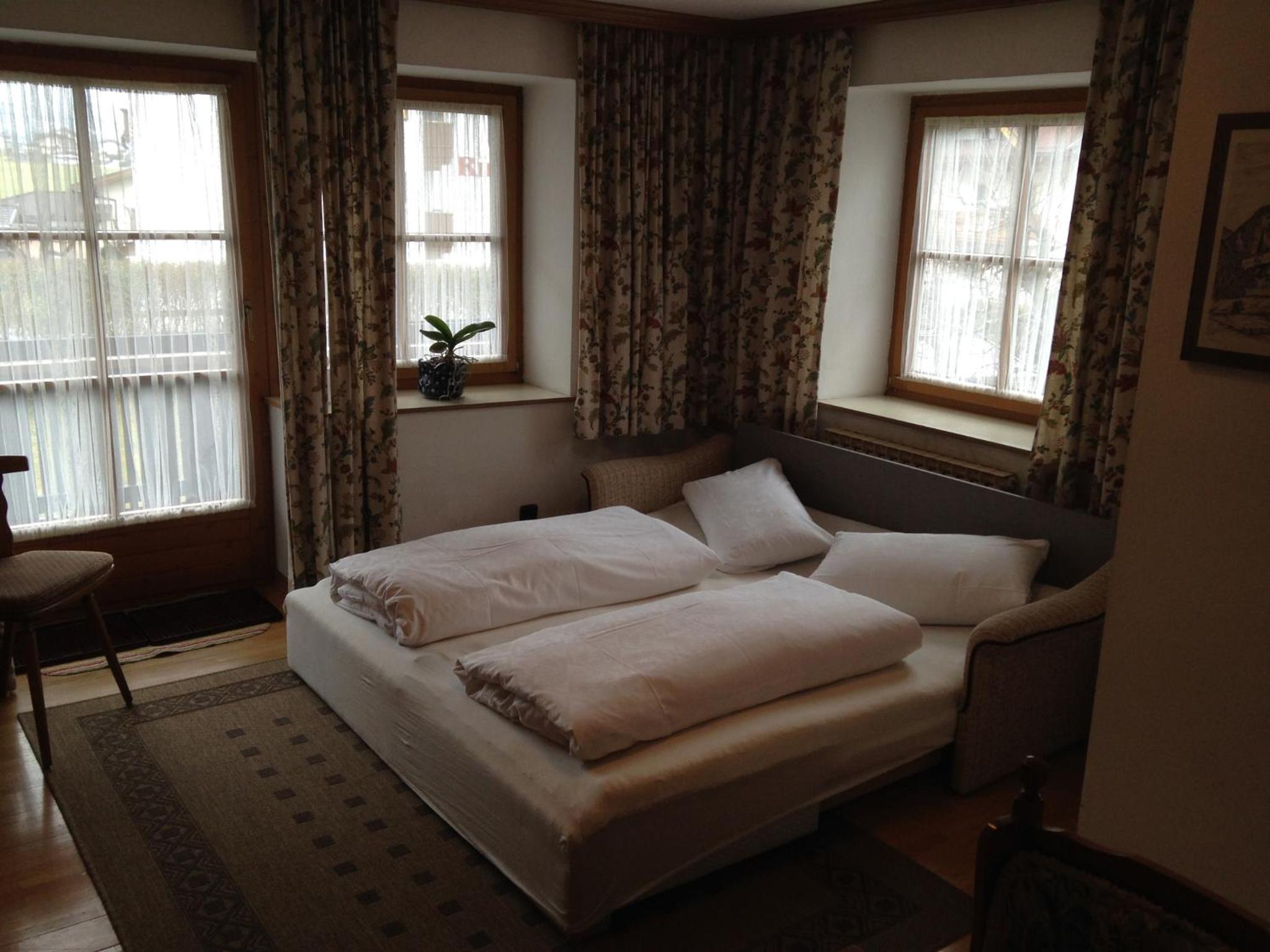 Standard One-Bedroom Apartment with Balcony (2-4 Adults) photo 1