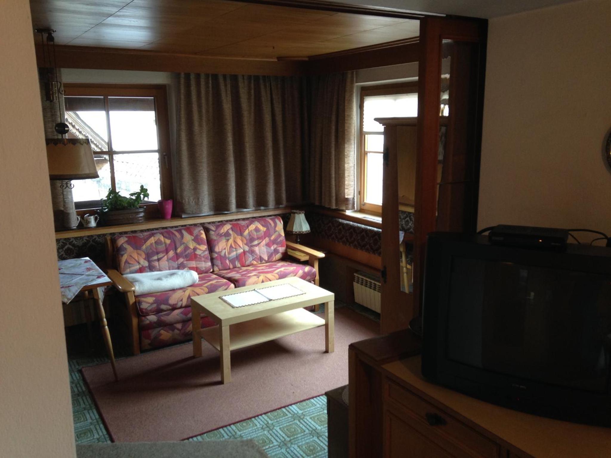 One-Bedroom Apartment with Balcony (2-4 Adults) photo 3