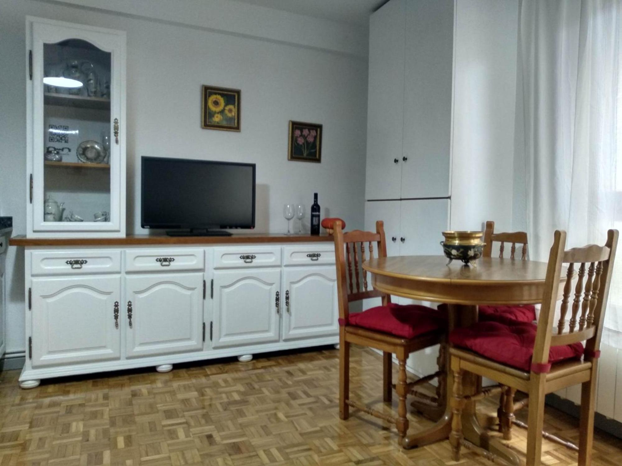 One-Bedroom Apartment - Photo 16