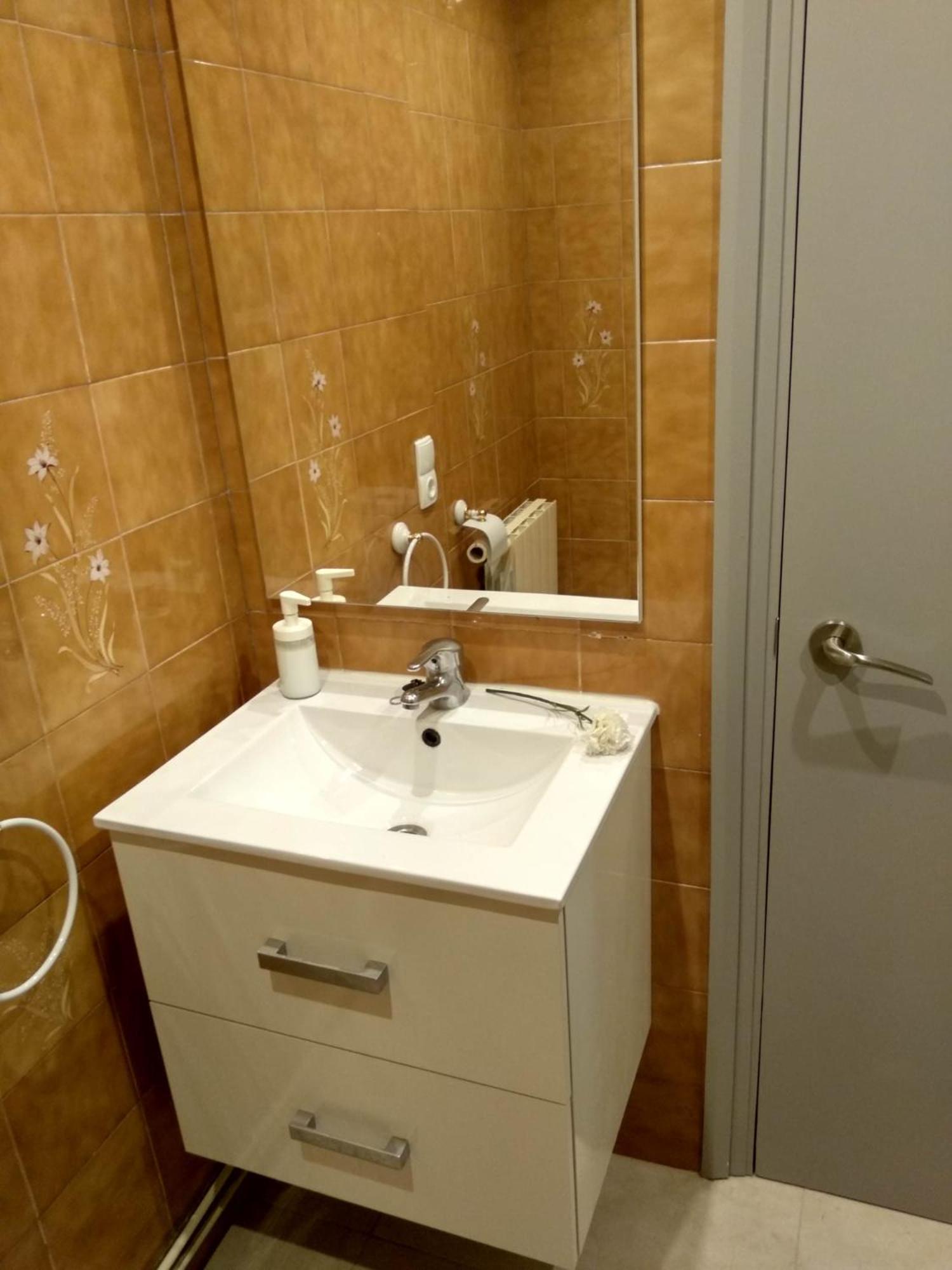 One-Bedroom Apartment - Photo 17