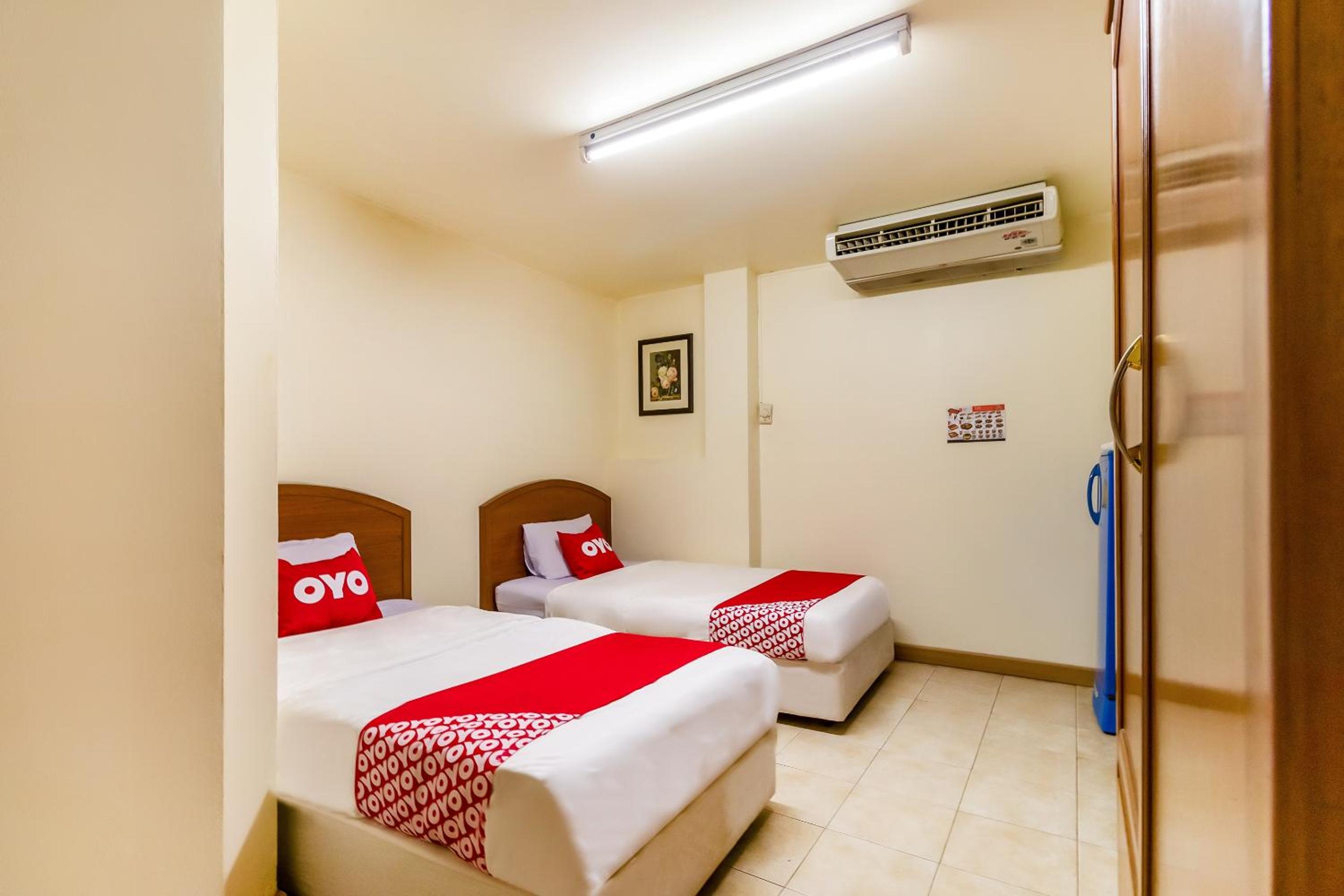 Standard Twin Room - Photo 6