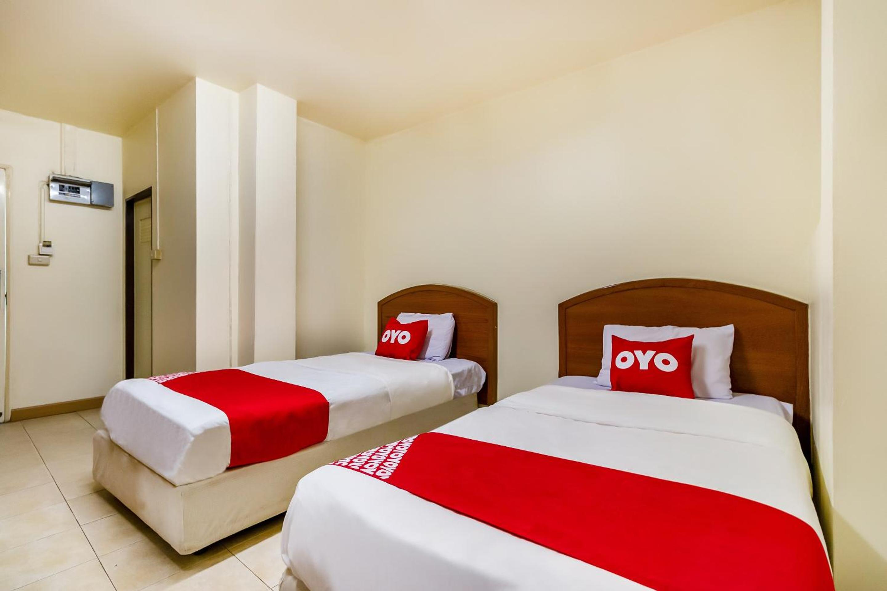Standard Twin Room - Photo 4