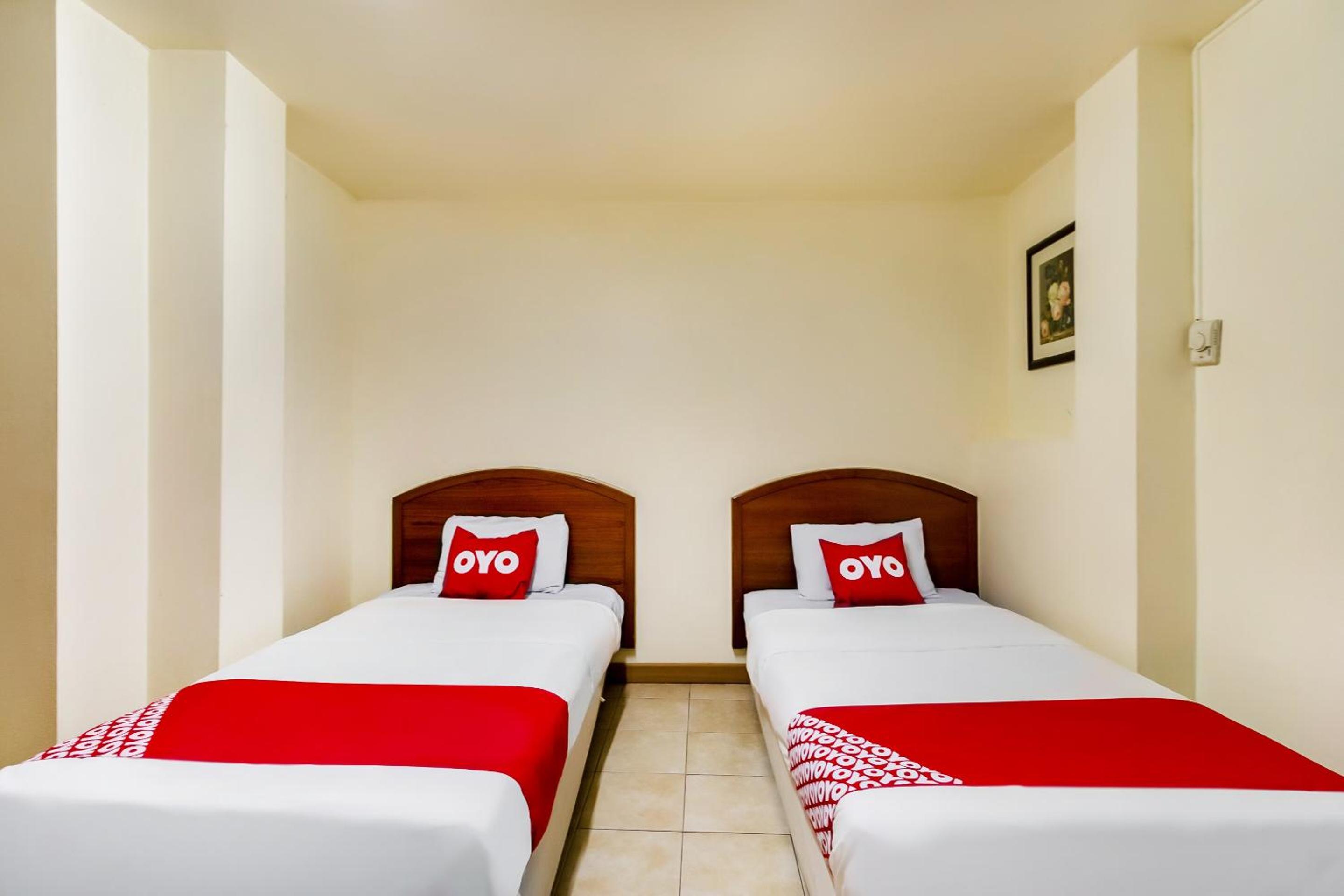 Standard Twin Room - Photo 3