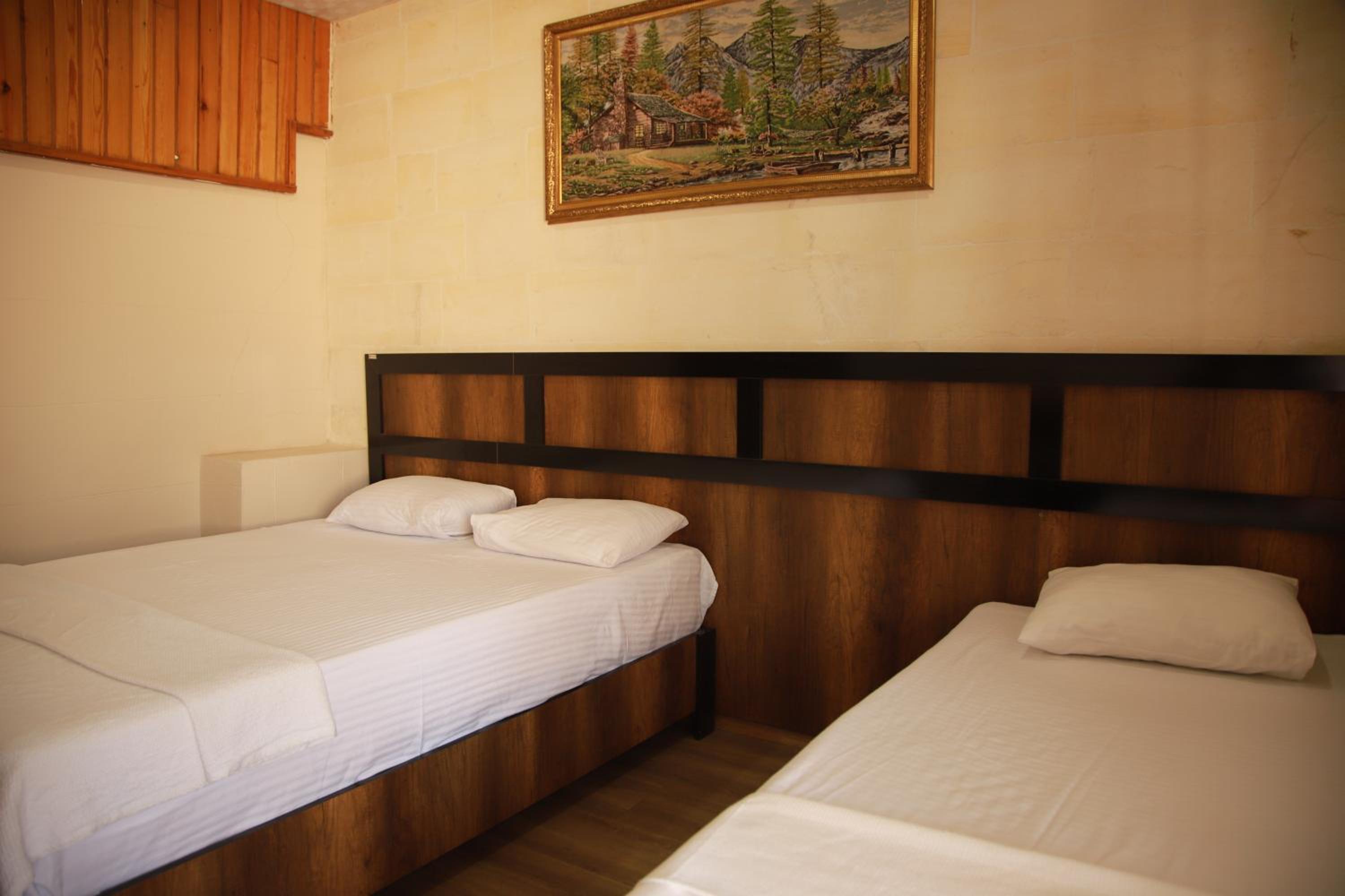 Economy Double Room photo 1