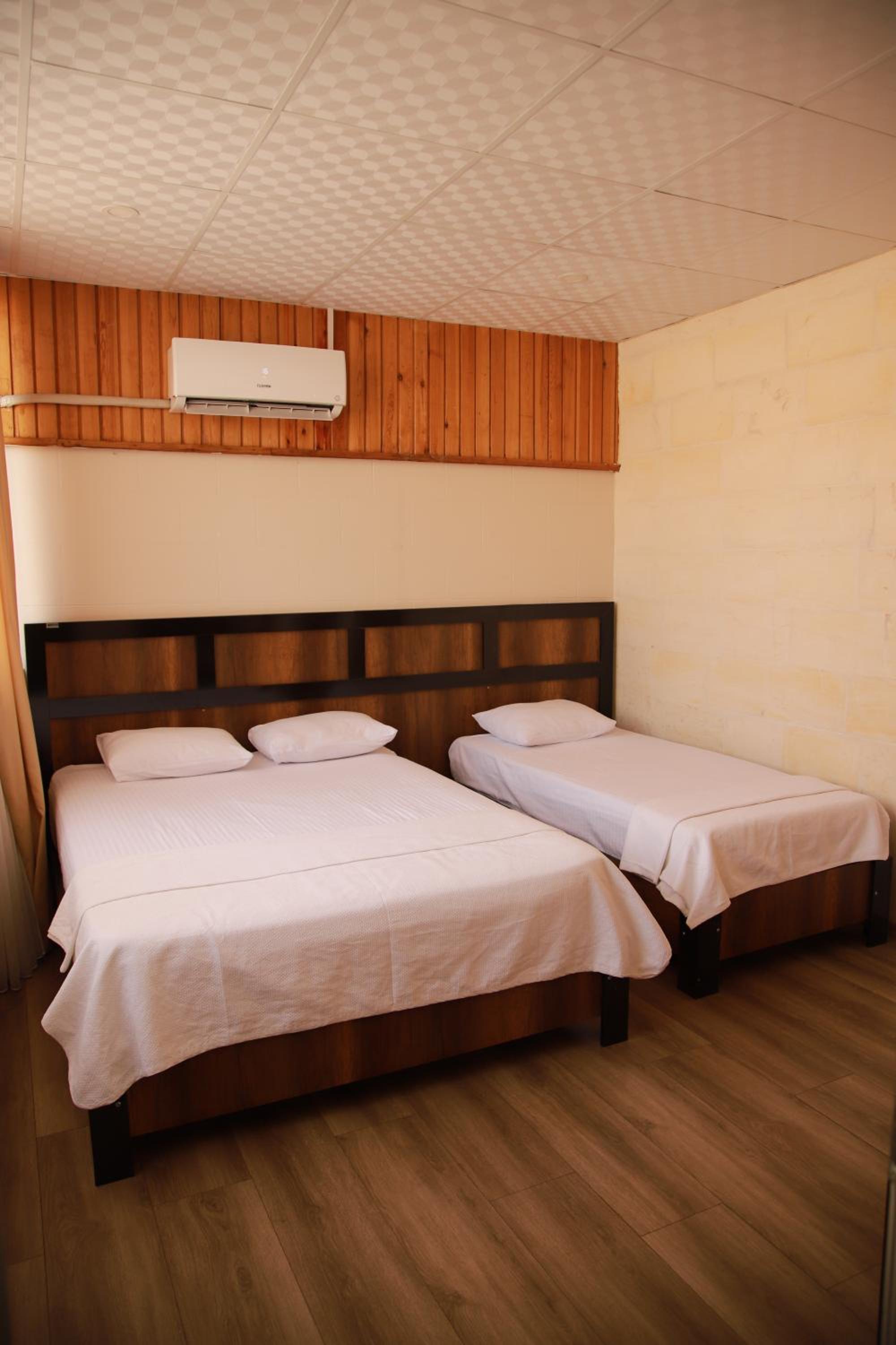 Double Or Twin Room With Private Bathroom photo 1