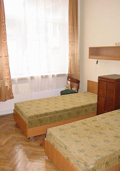 Double or Twin Room - Photo 6