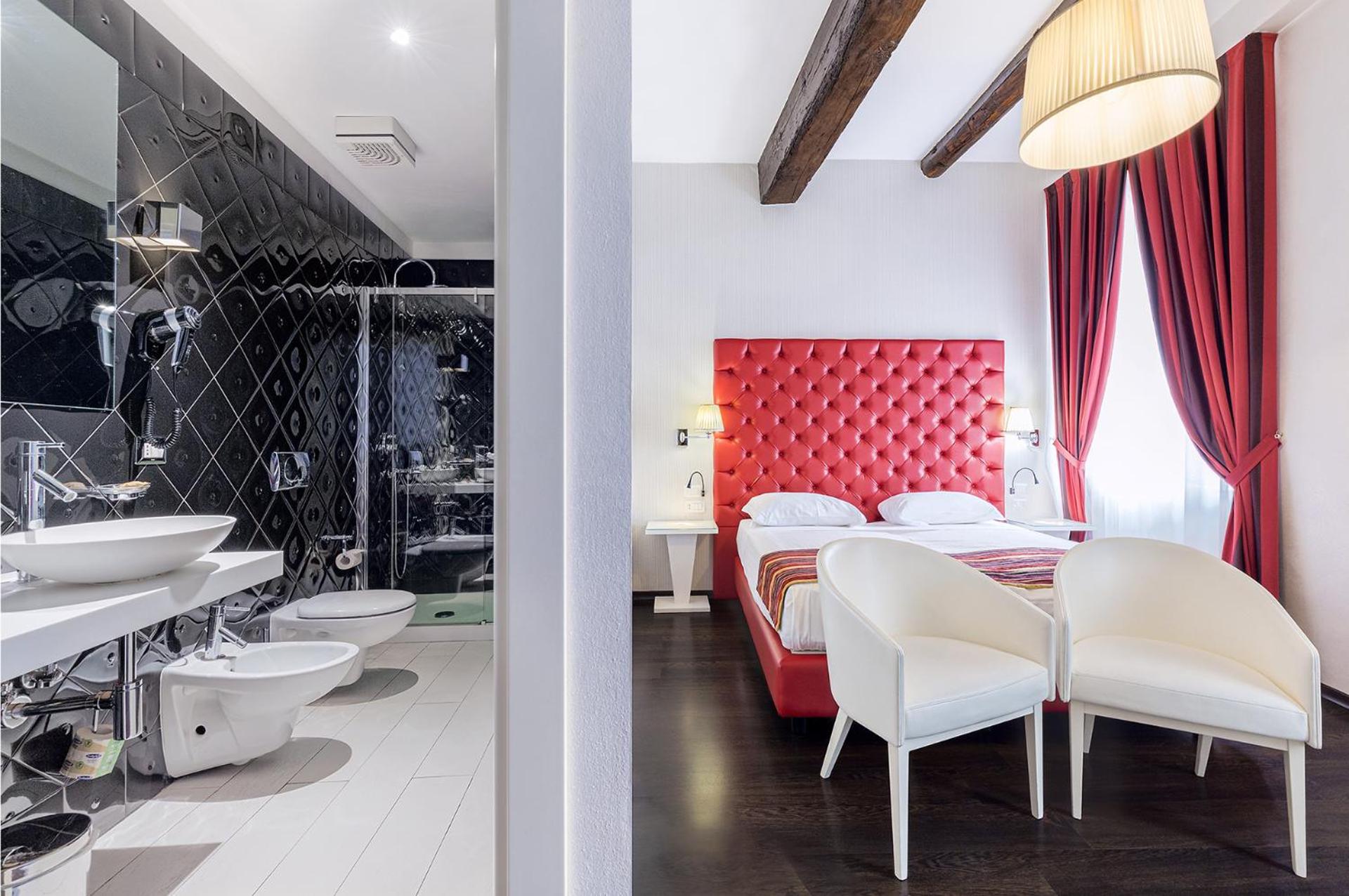Double or Twin Room - Photo 3