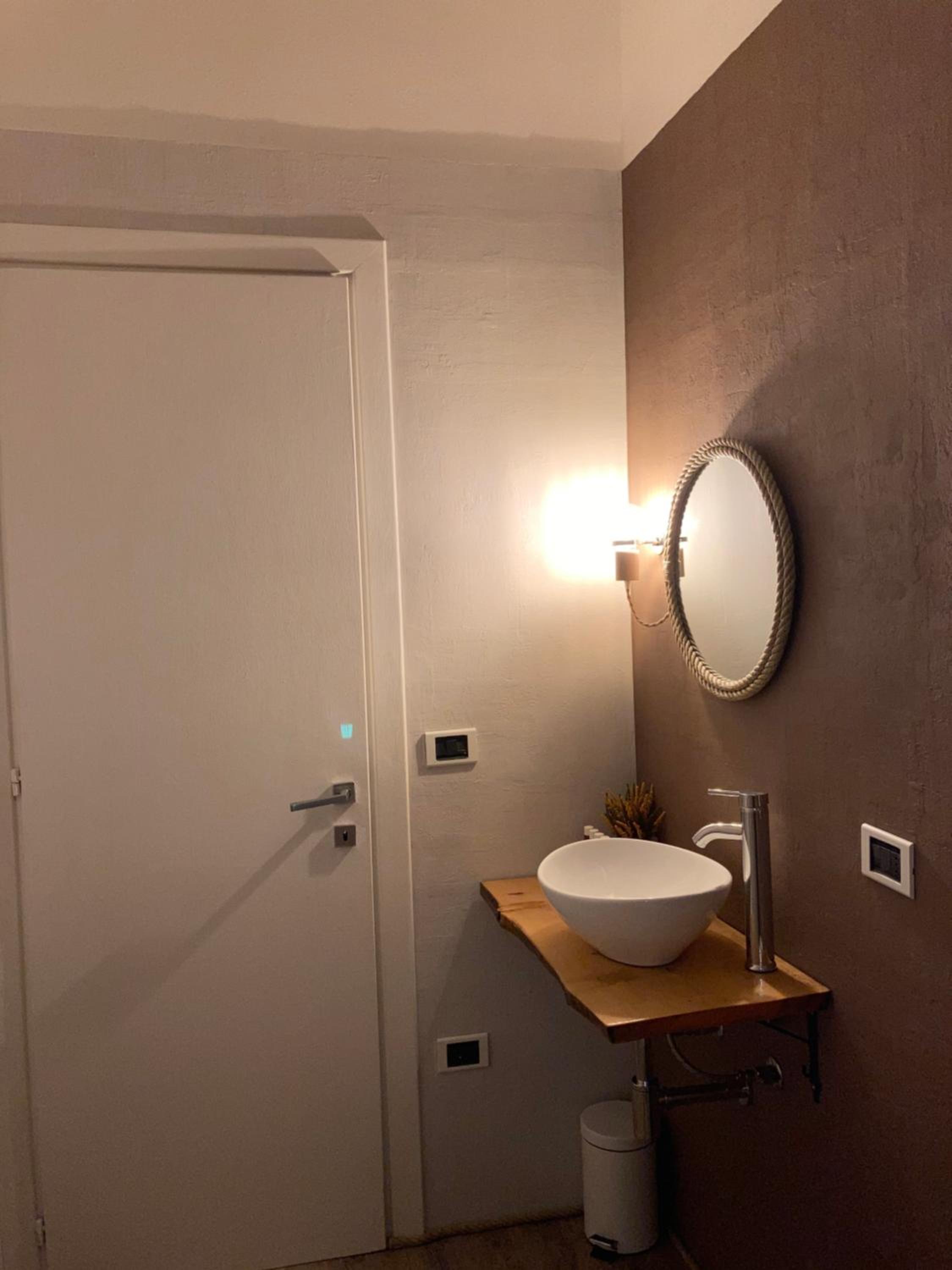 Double Room - Photo 6