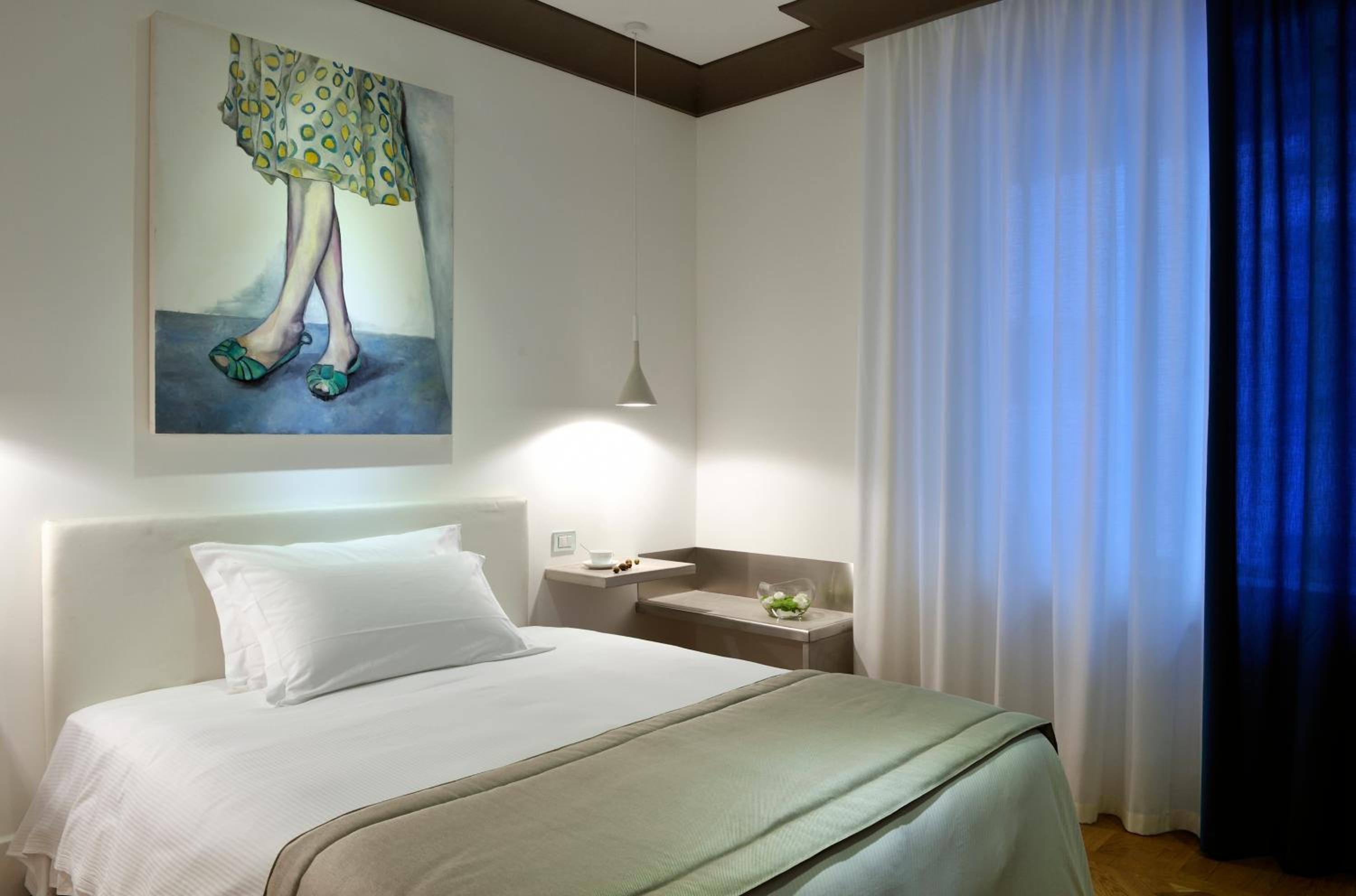 Classic Single Room with French Bed