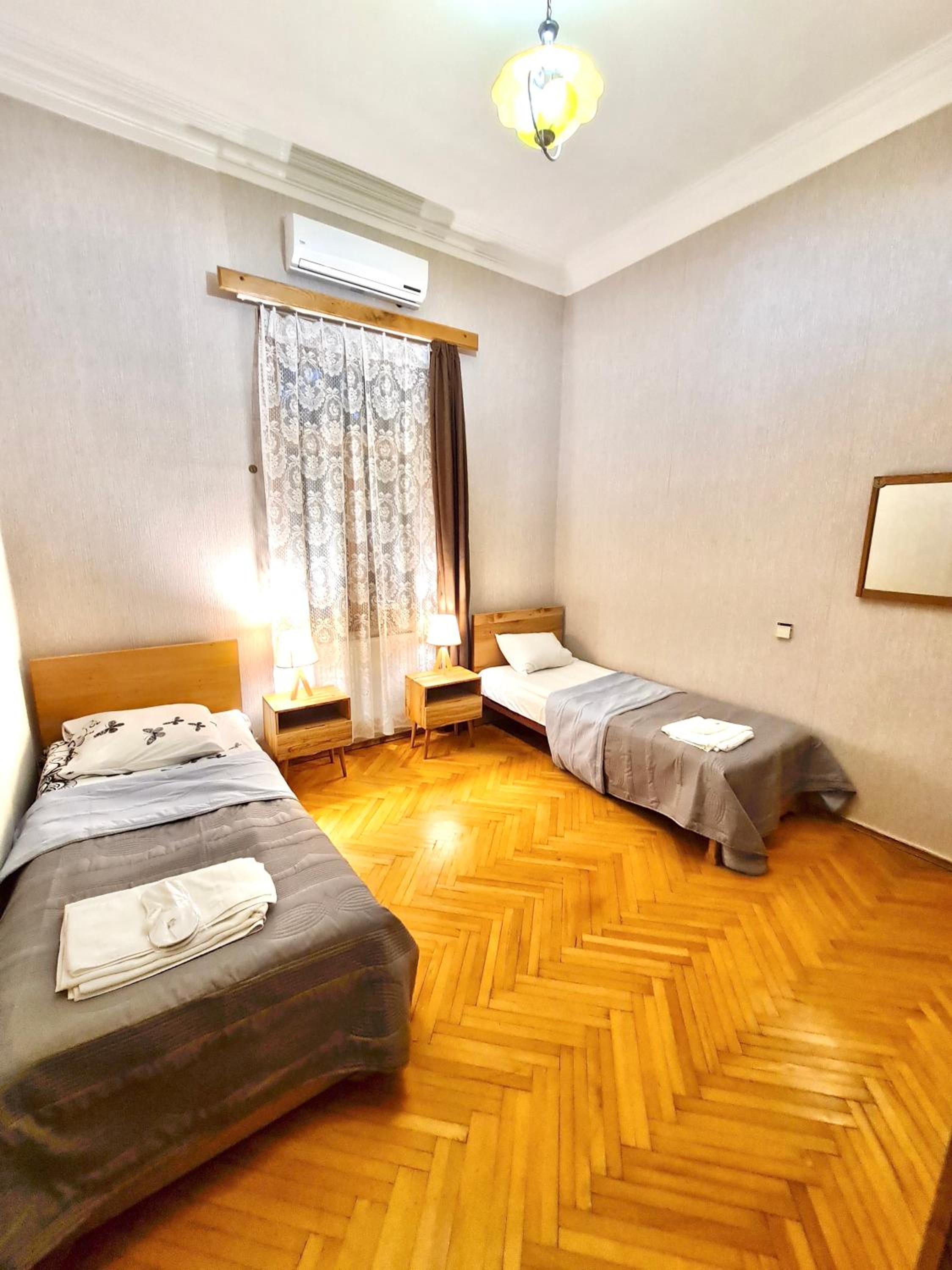 Economy Twin Room photo 1