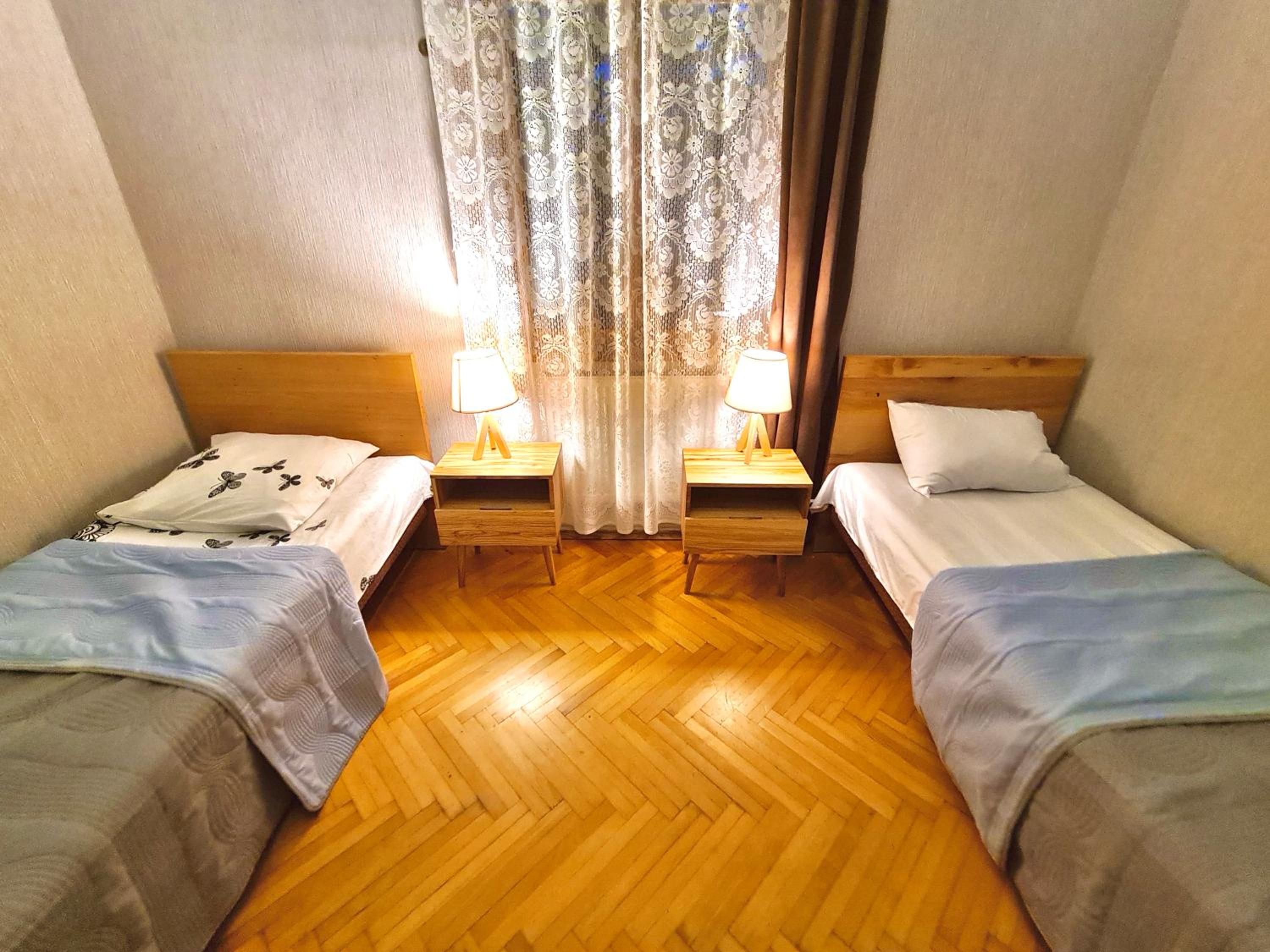 Economy Twin Room photo 3