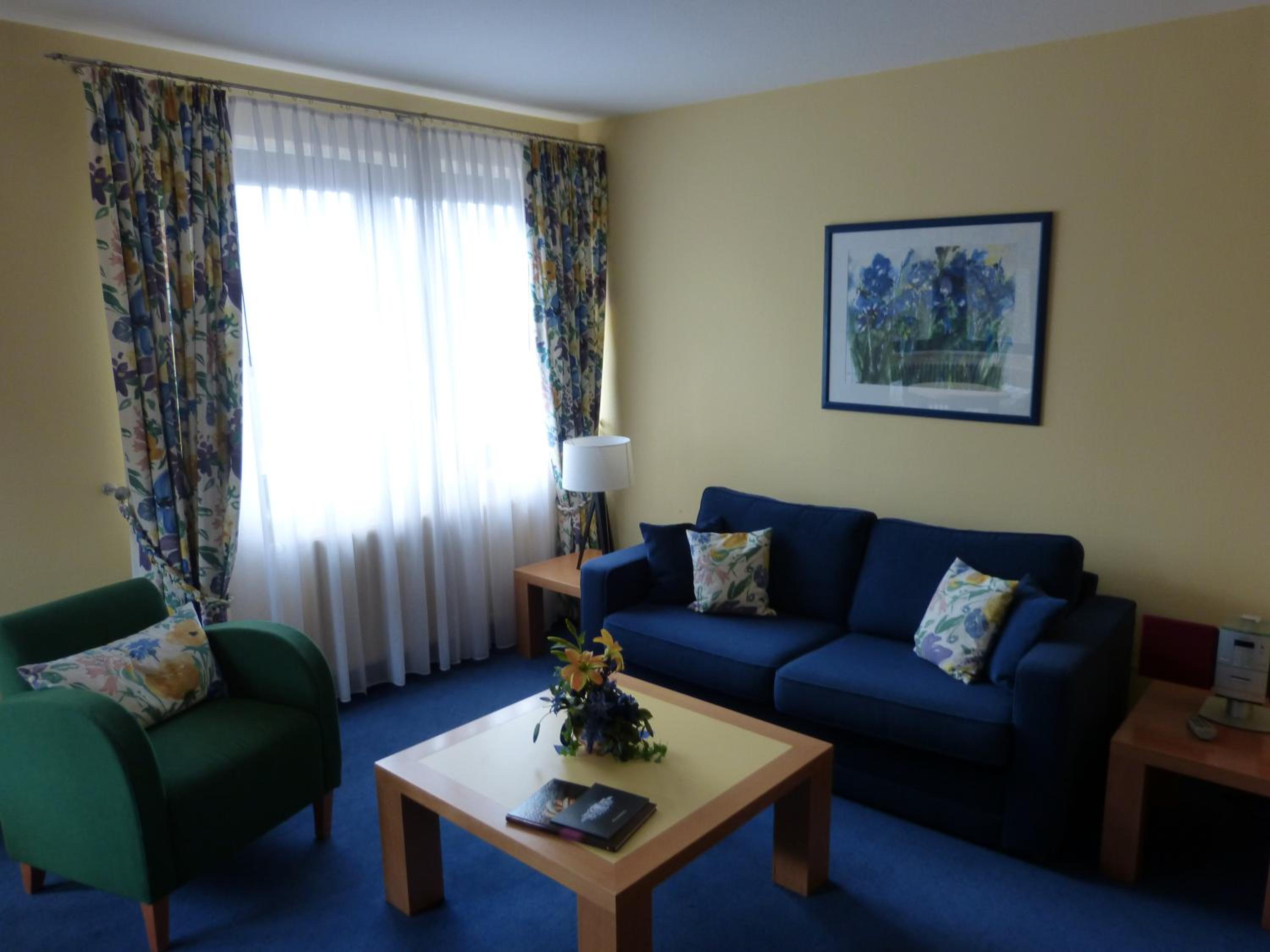 Suite - Photo 2