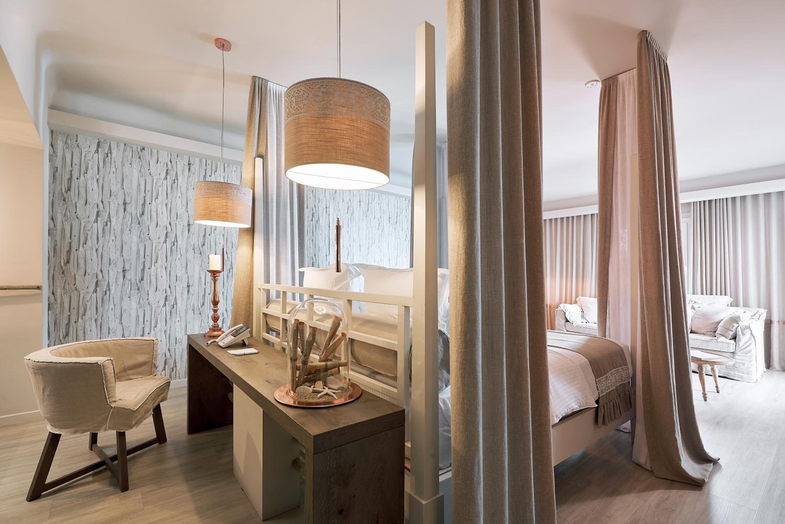Executive Suite - Photo 4