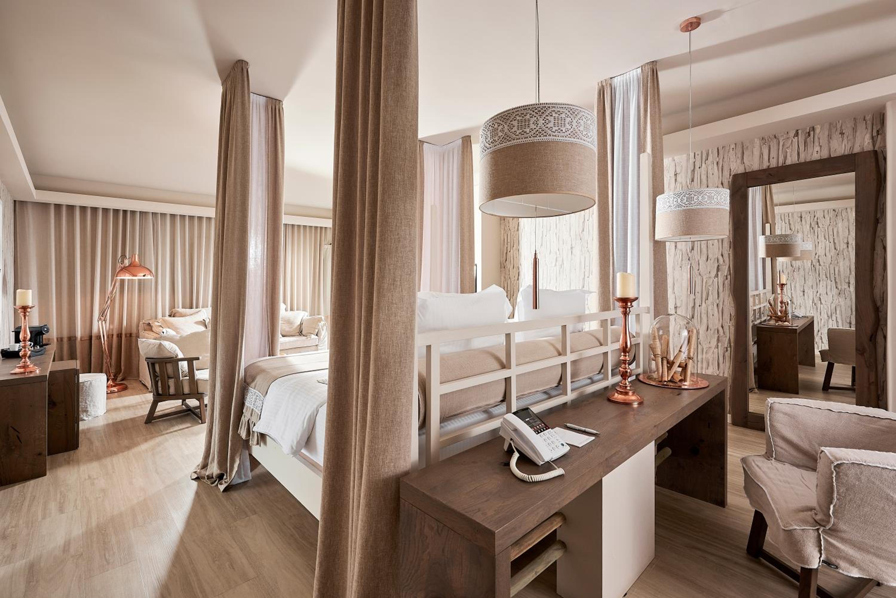Executive Suite - Photo 1
