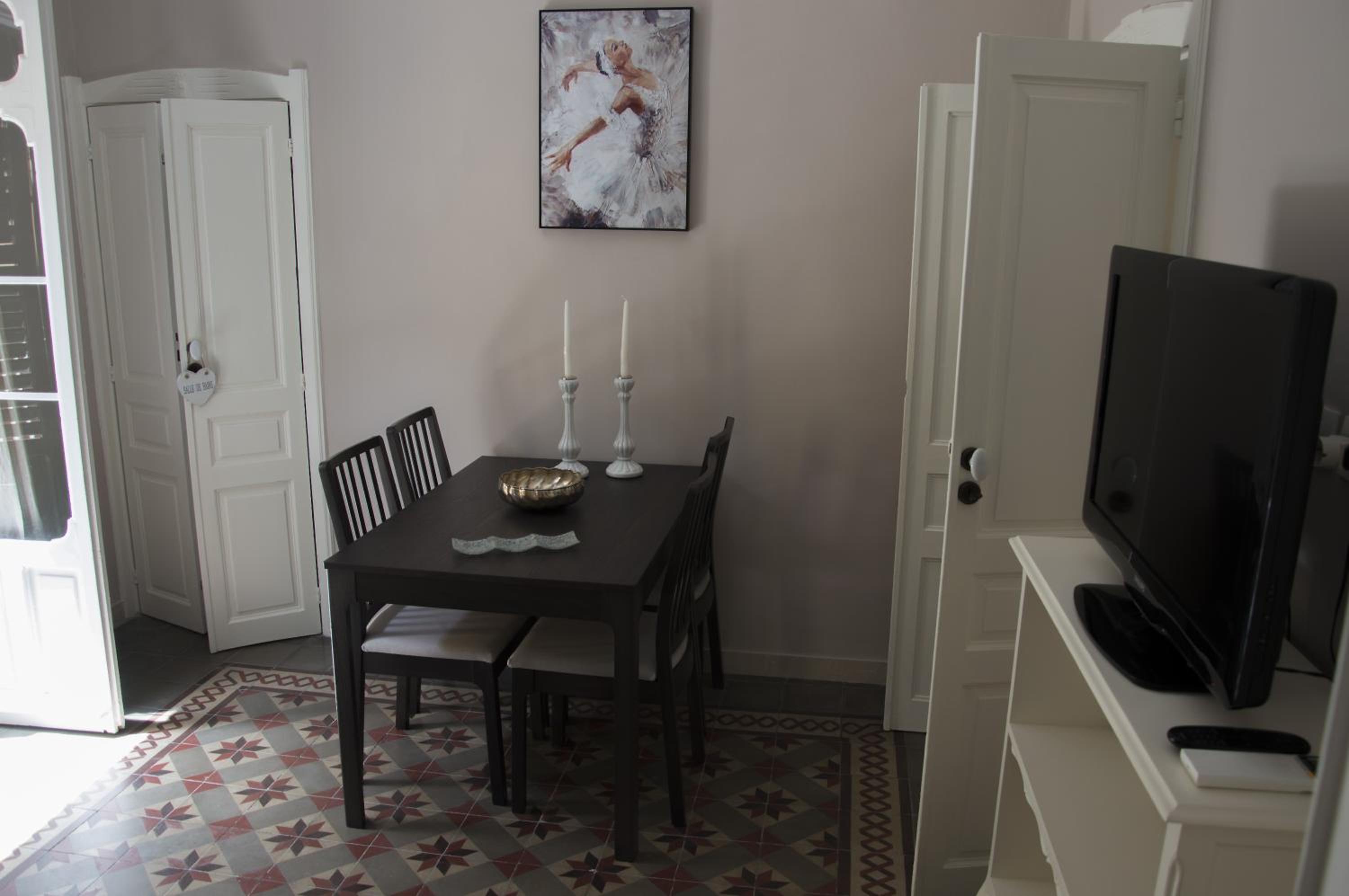 Two-Bedroom House photo 3