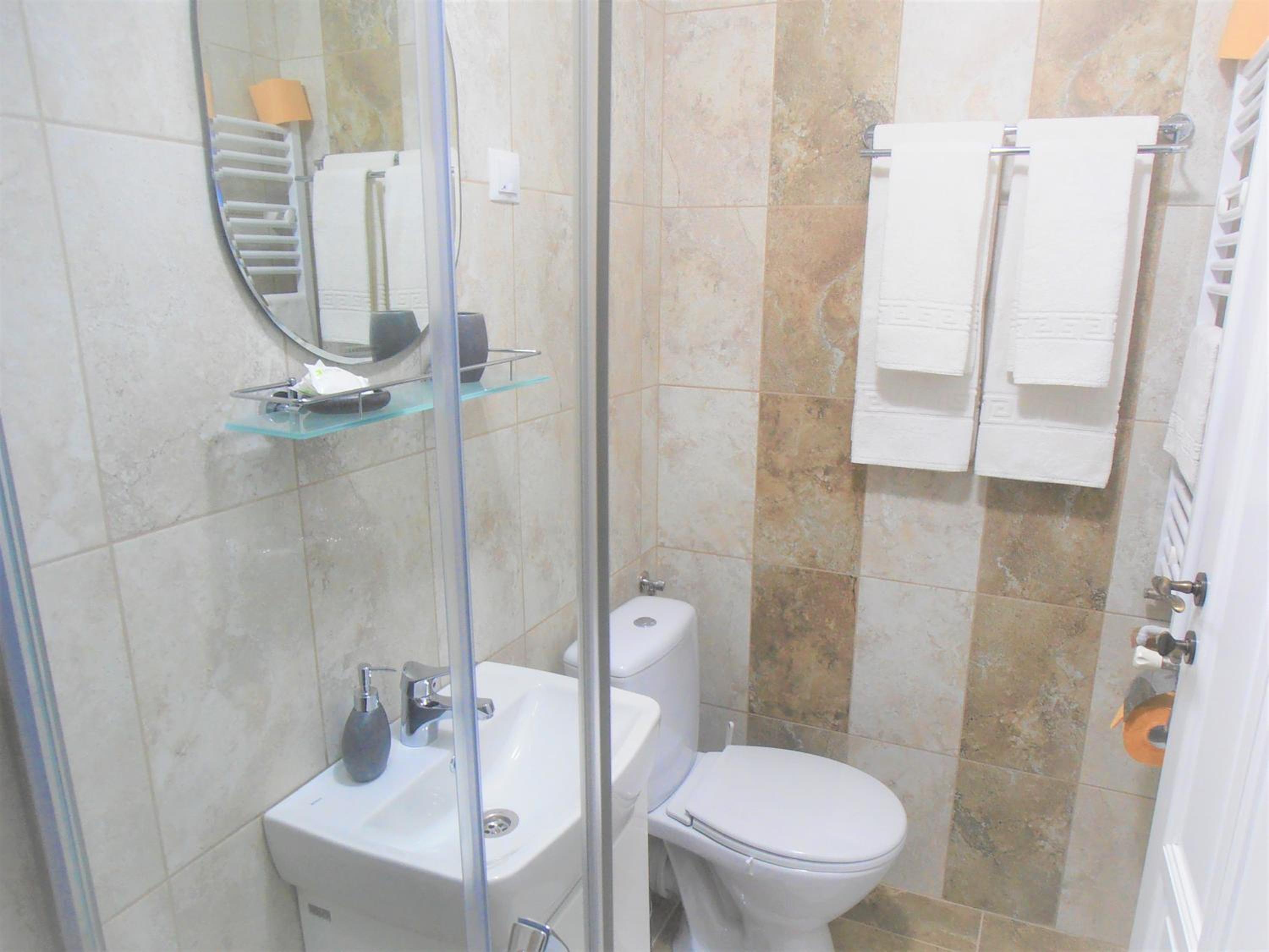 Double Room - Photo 21