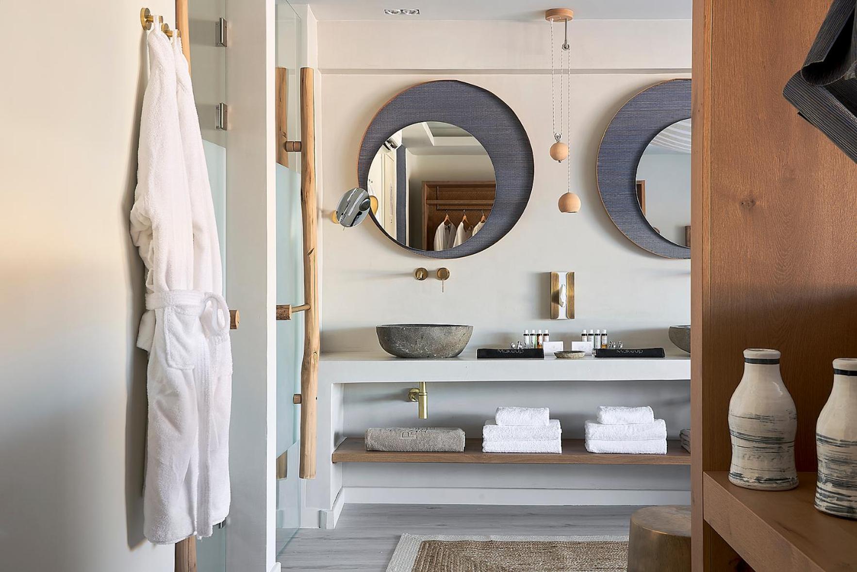 Exclusive Suite with Private Pool  - Photo 4