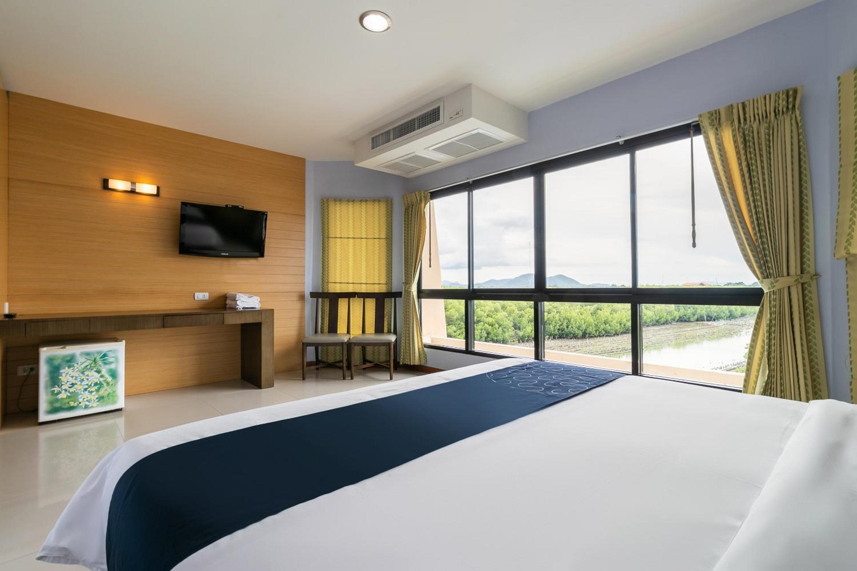 Standard Double Room - Photo 9