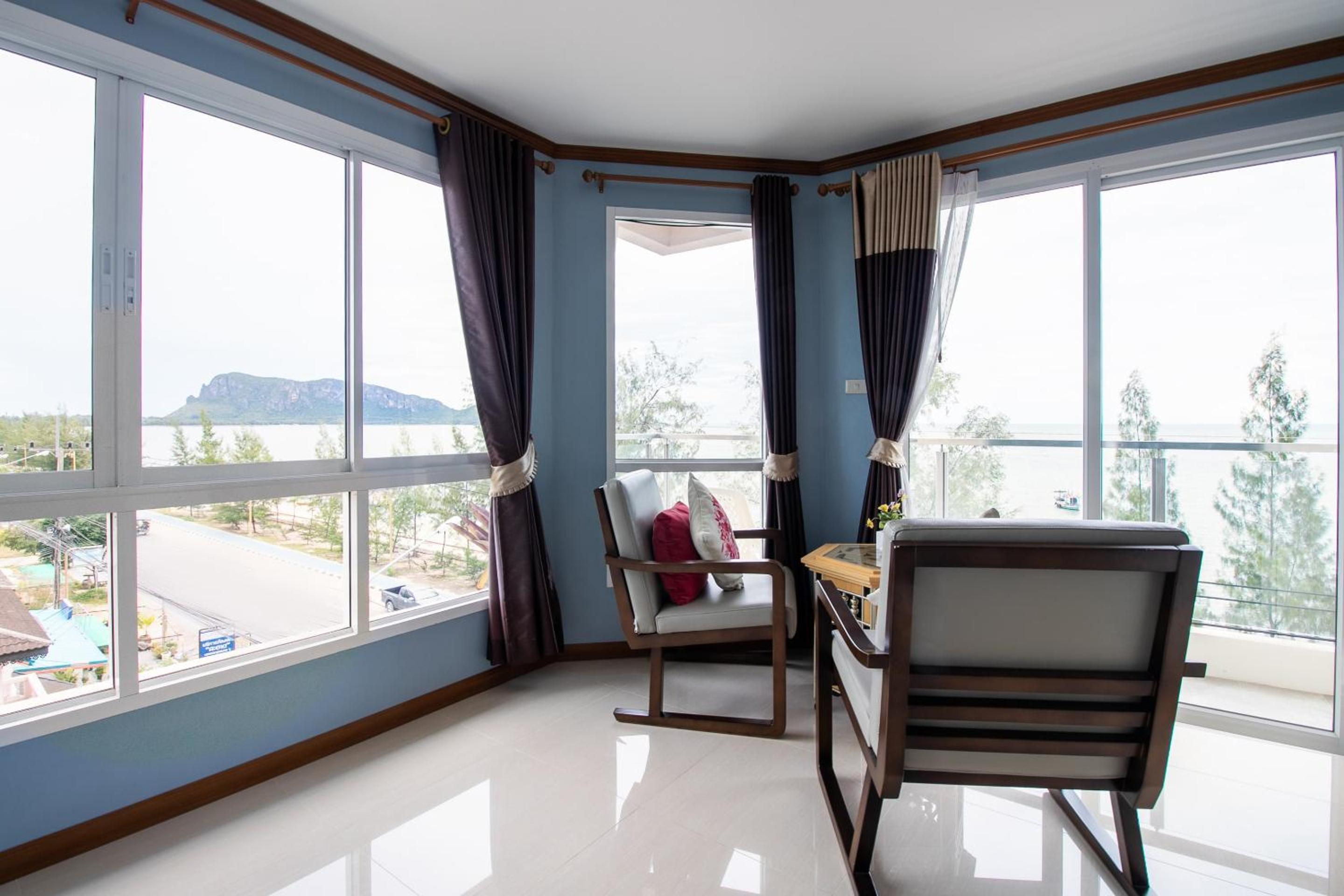 Deluxe Double Room with Balcony and Sea View - Photo 7