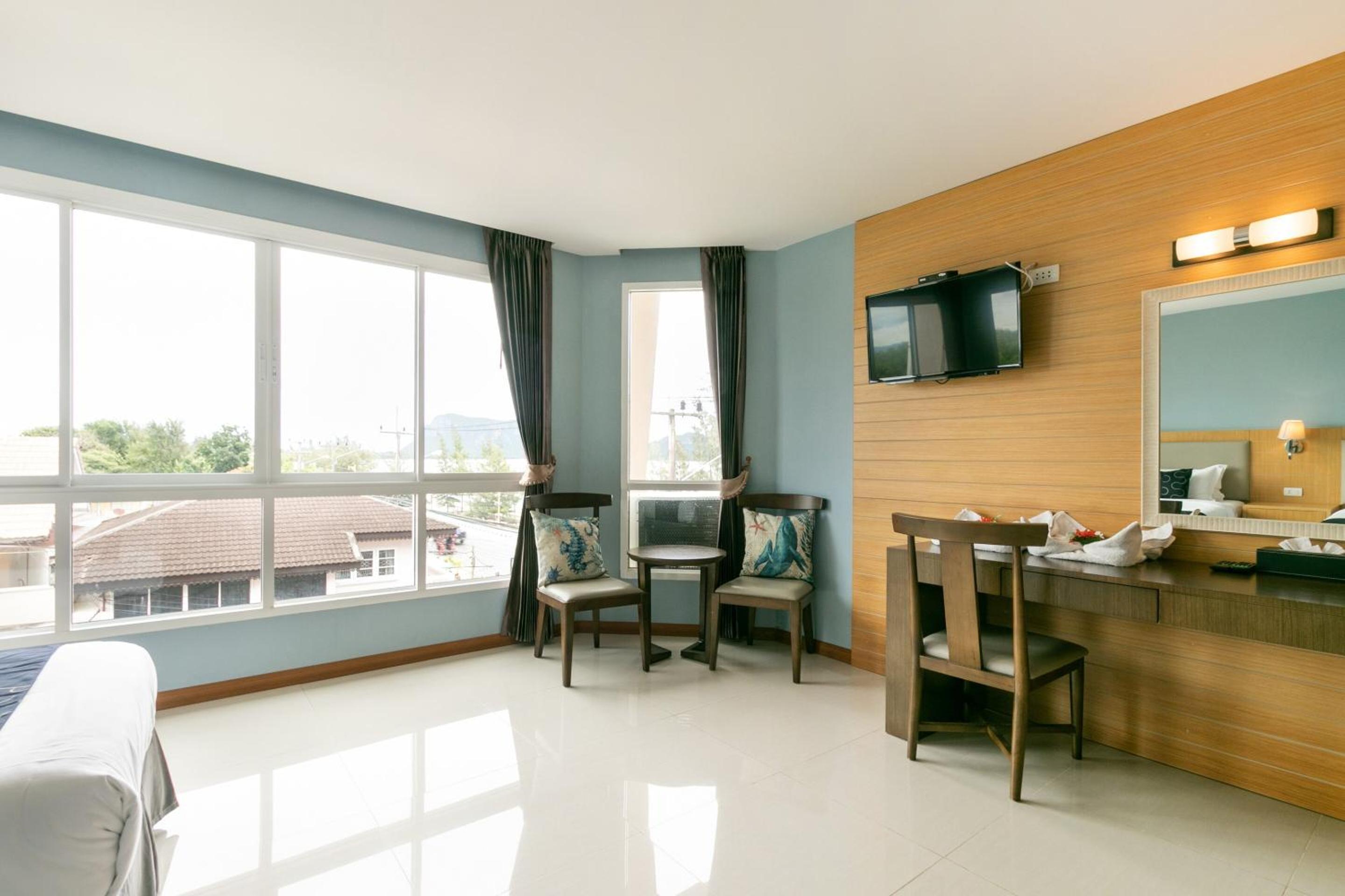 Superior Twin Room with Sea View - Photo 11