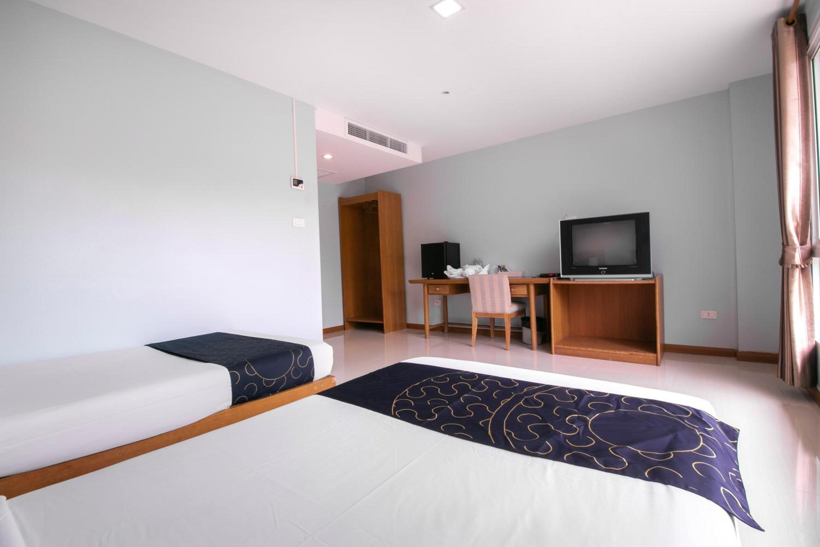 Standard Twin Room with Mountain View - Photo 8