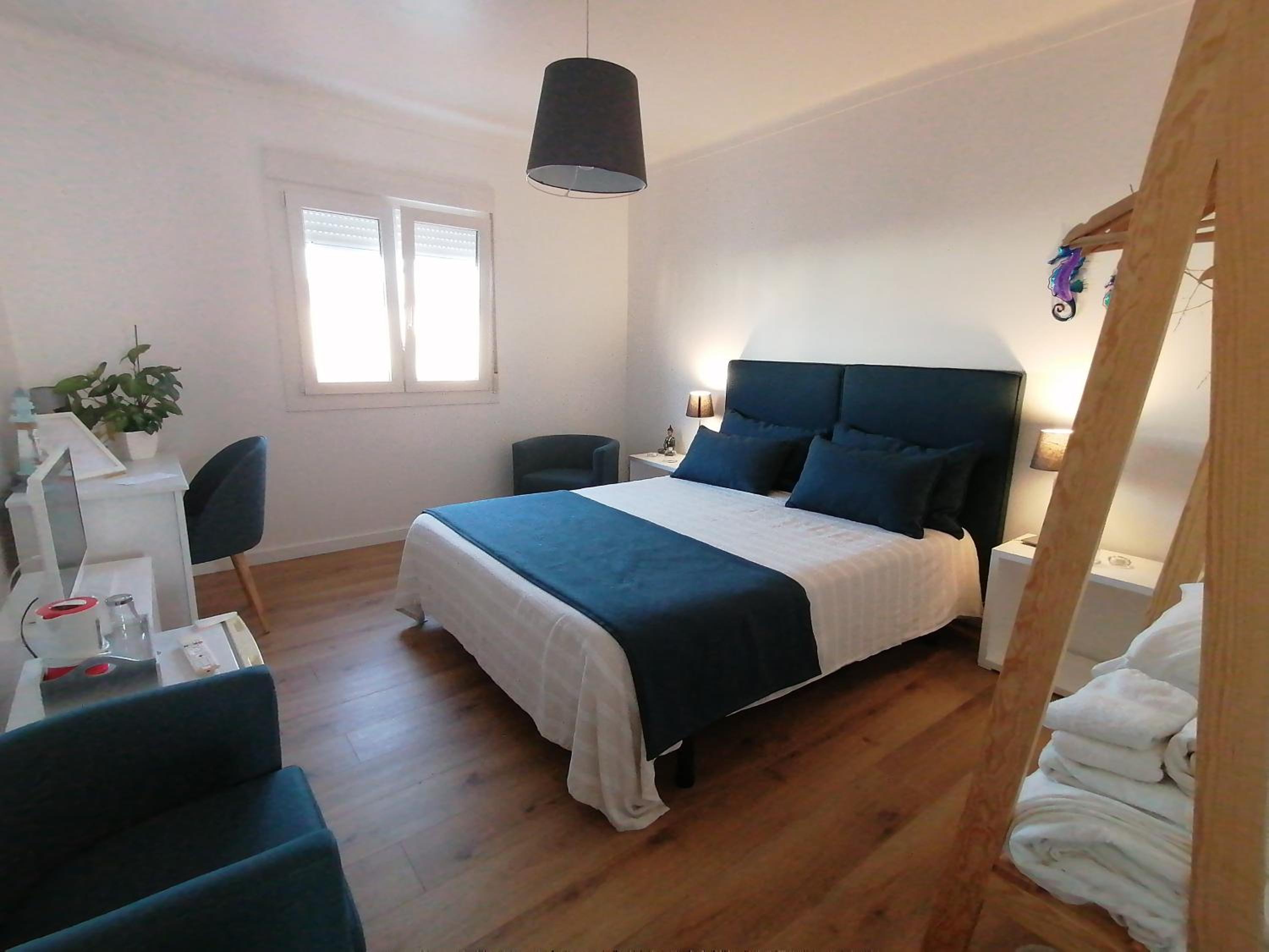 Deluxe Room - Photo 10