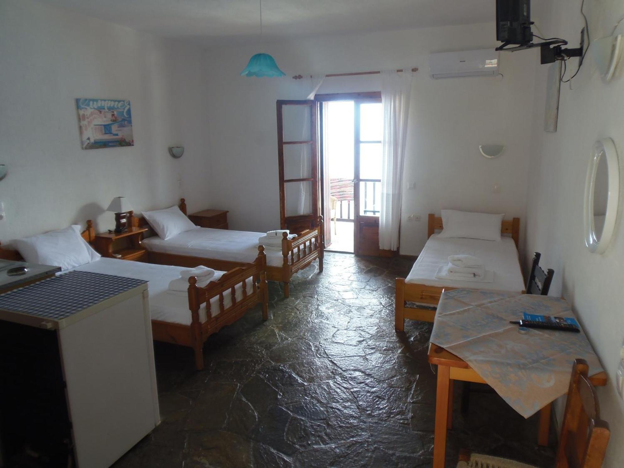 Quadruple Room with Balcony photo 1