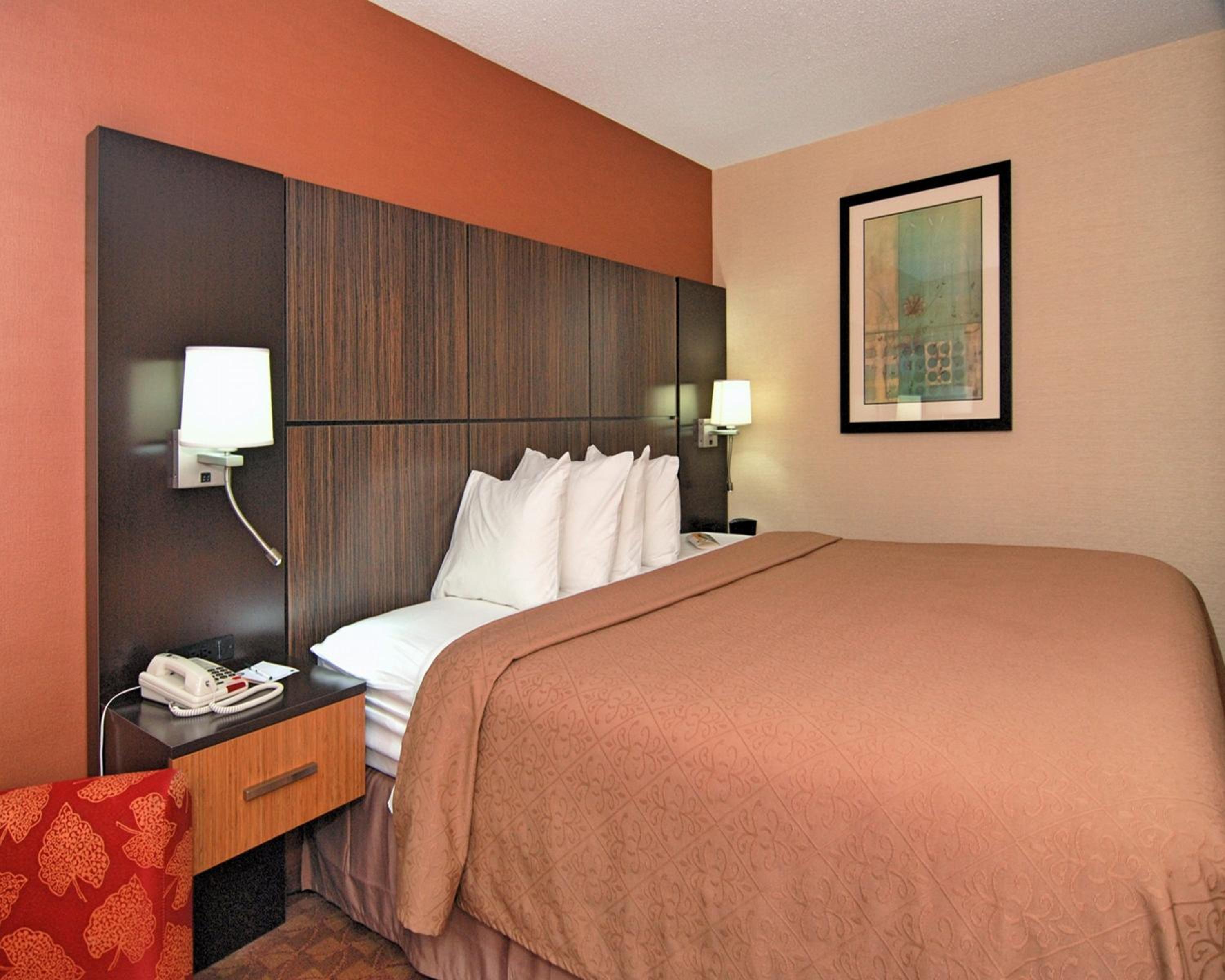 Queen Room - Non-Smoking - Photo 1