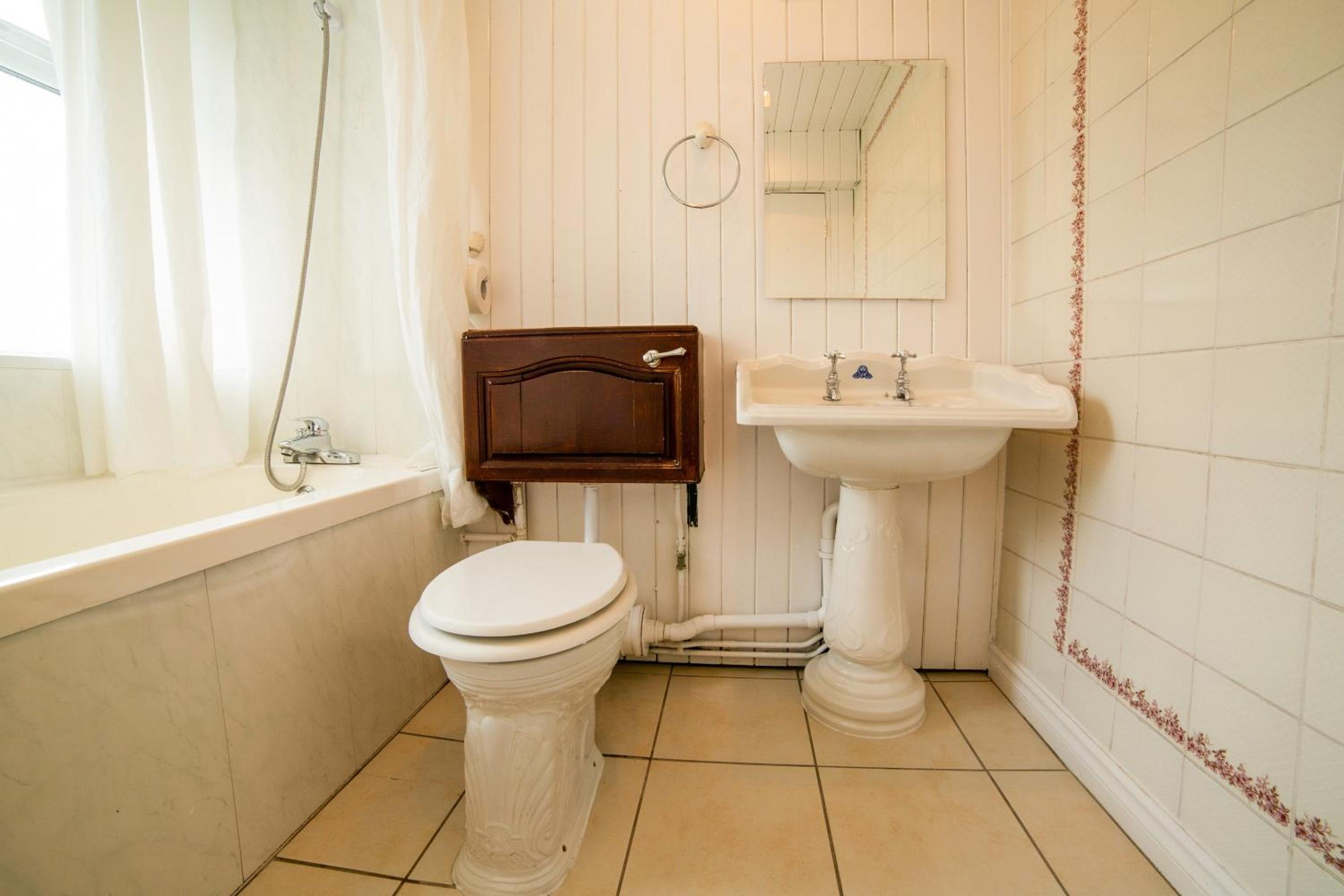 Standard Triple Room photo 2