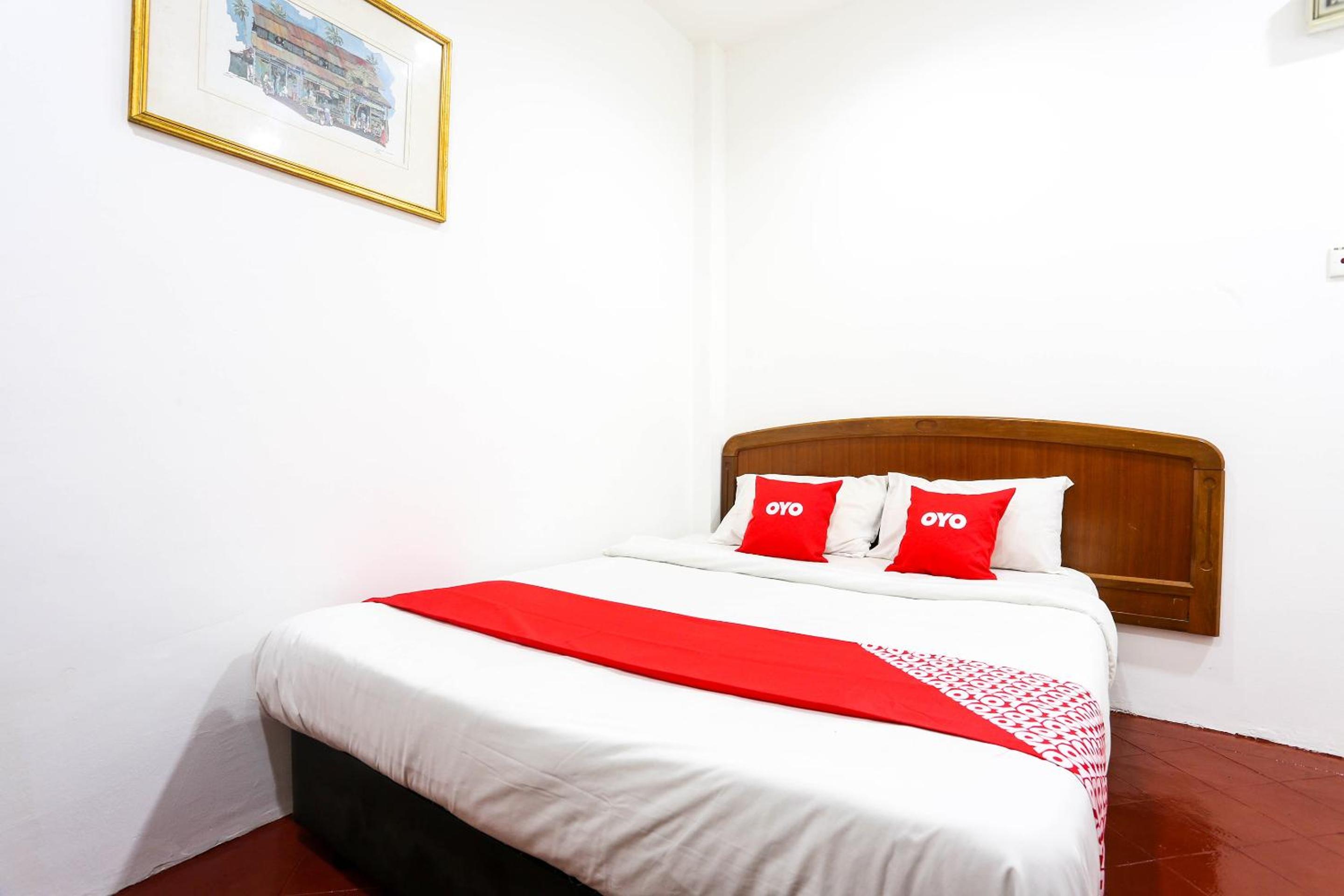 Standard Queen Room