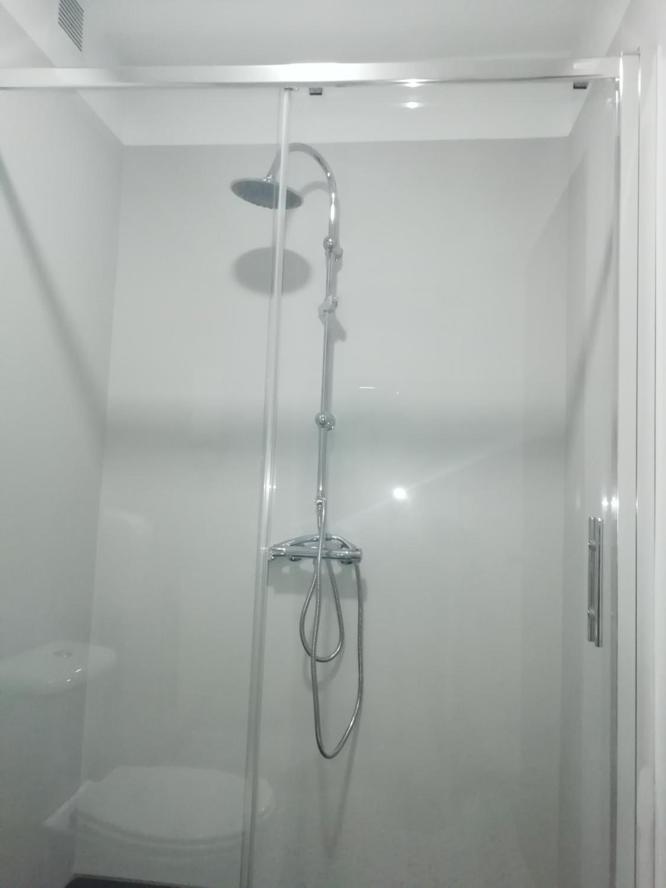 Quadruple Room with Shared Bathroom photo 2