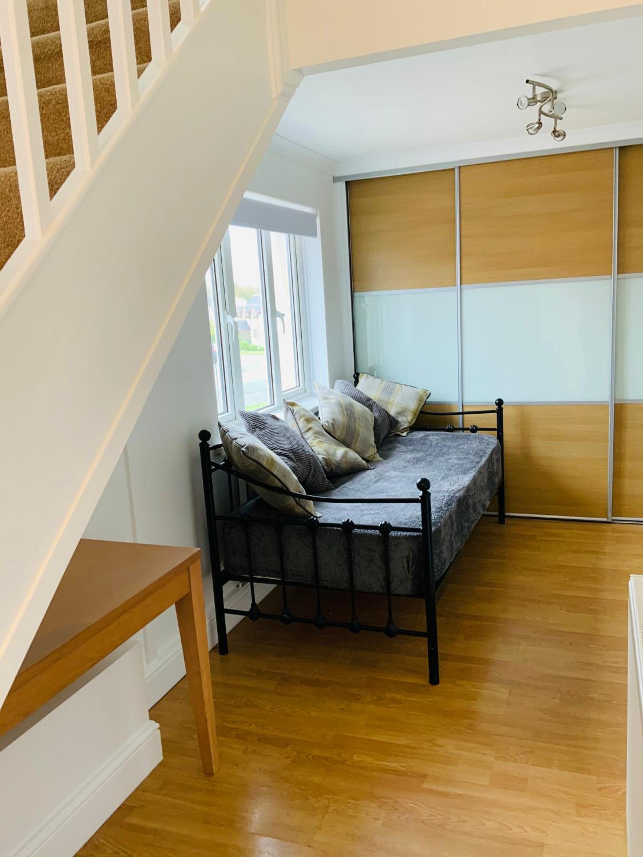 Three-Bedroom House photo 3