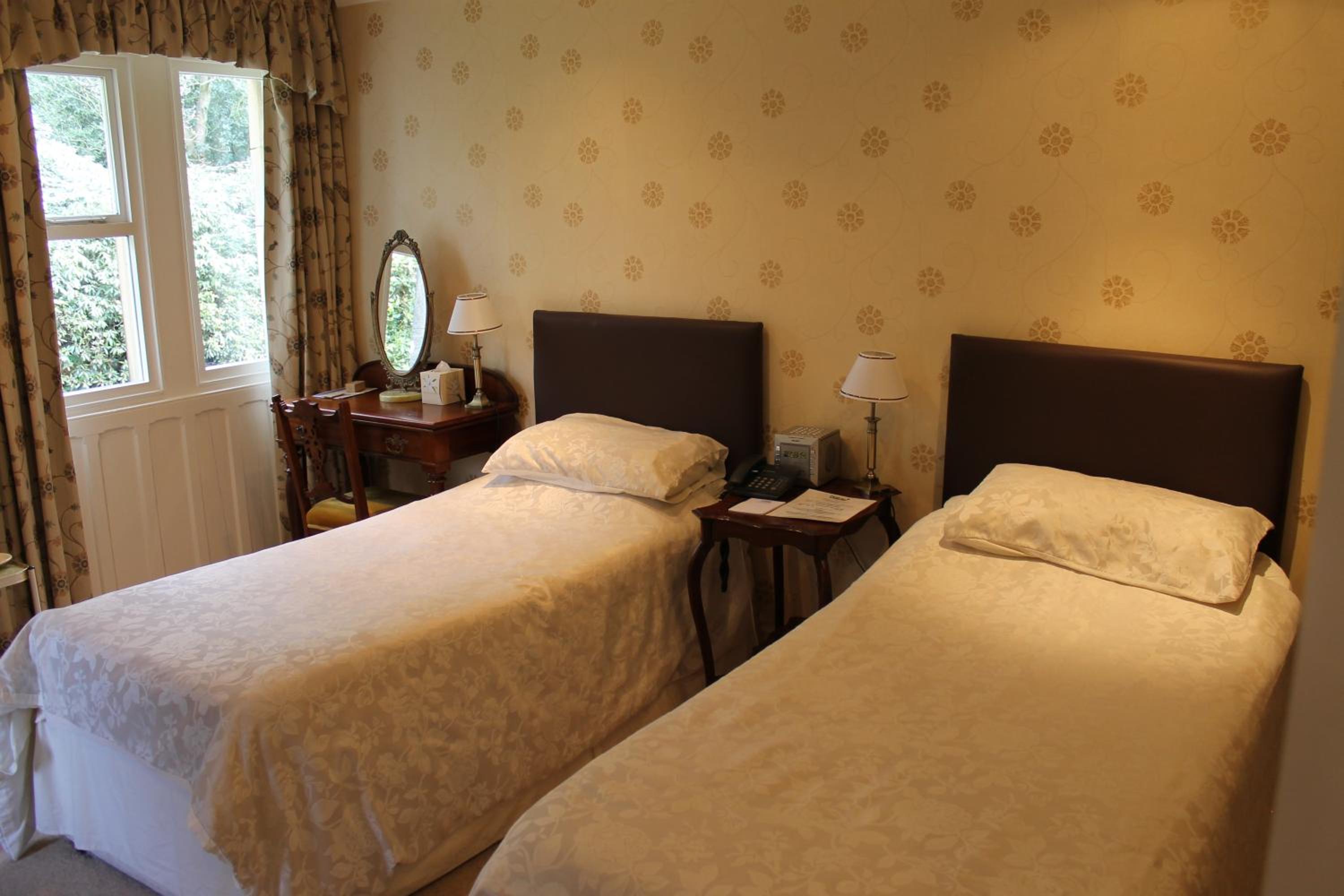 Standard Twin Room - Photo 5