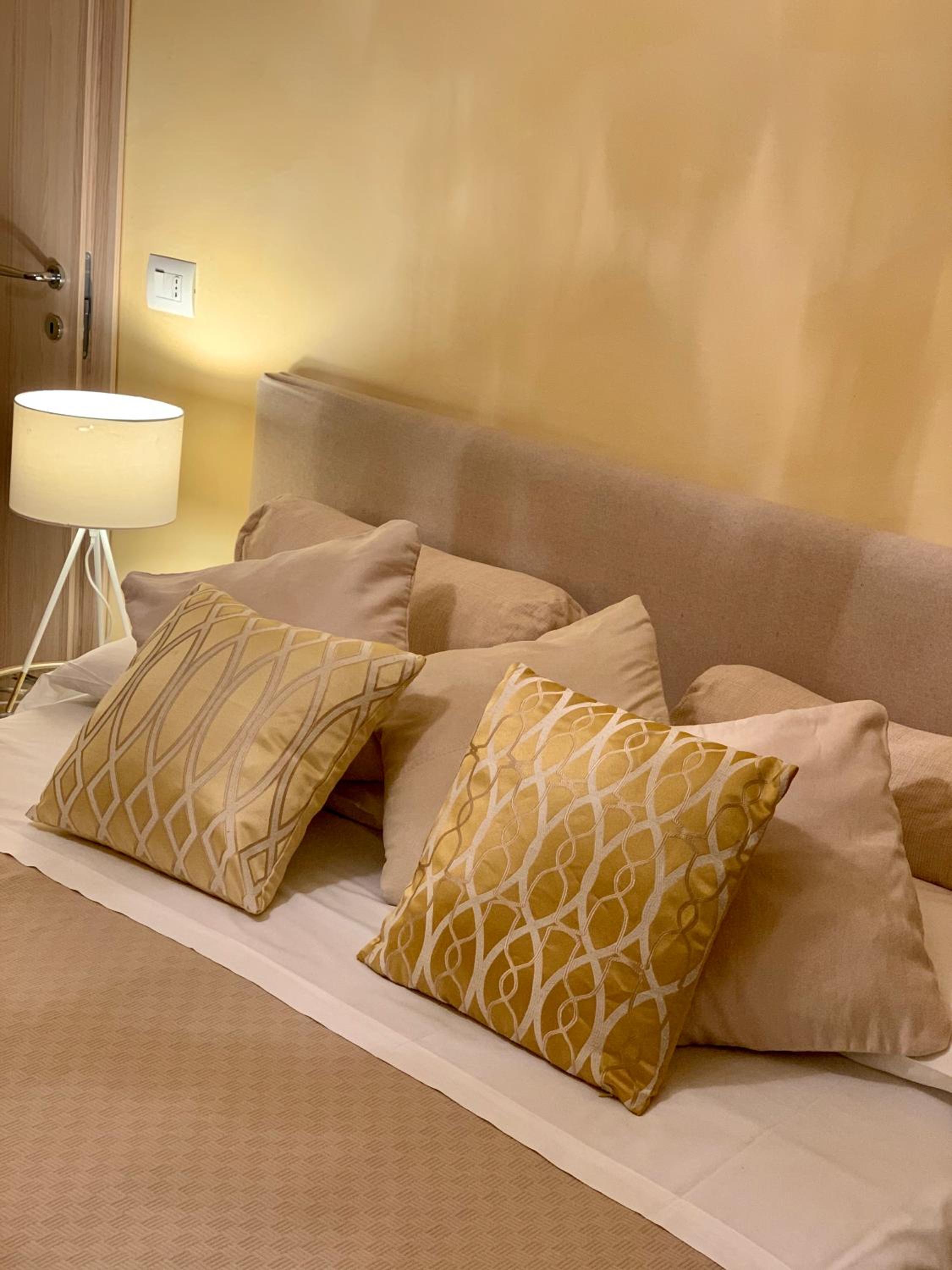 Deluxe Room - Photo 3