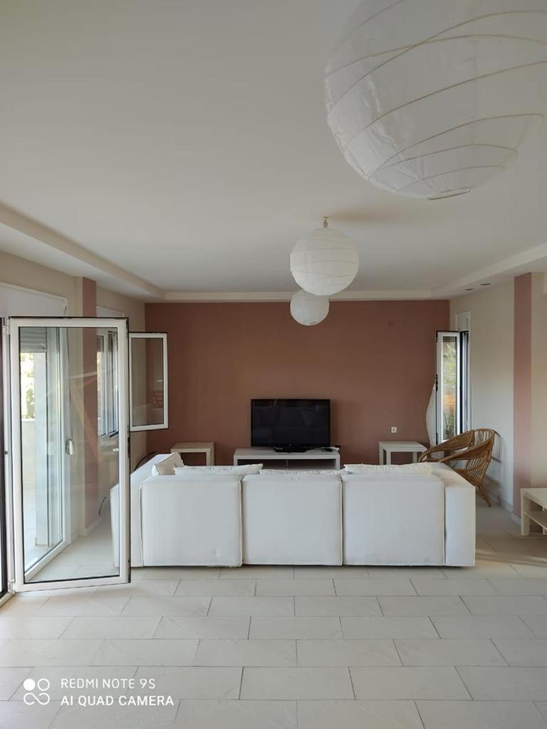 Three-Bedroom House photo 1