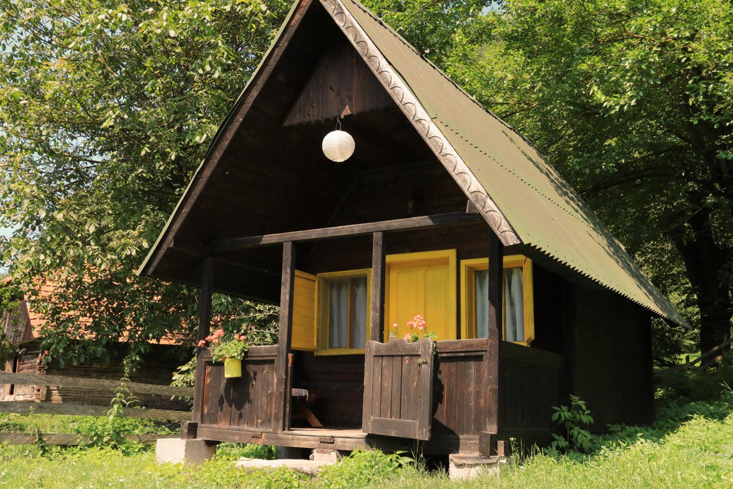 Bungalow With Garden View photo 3
