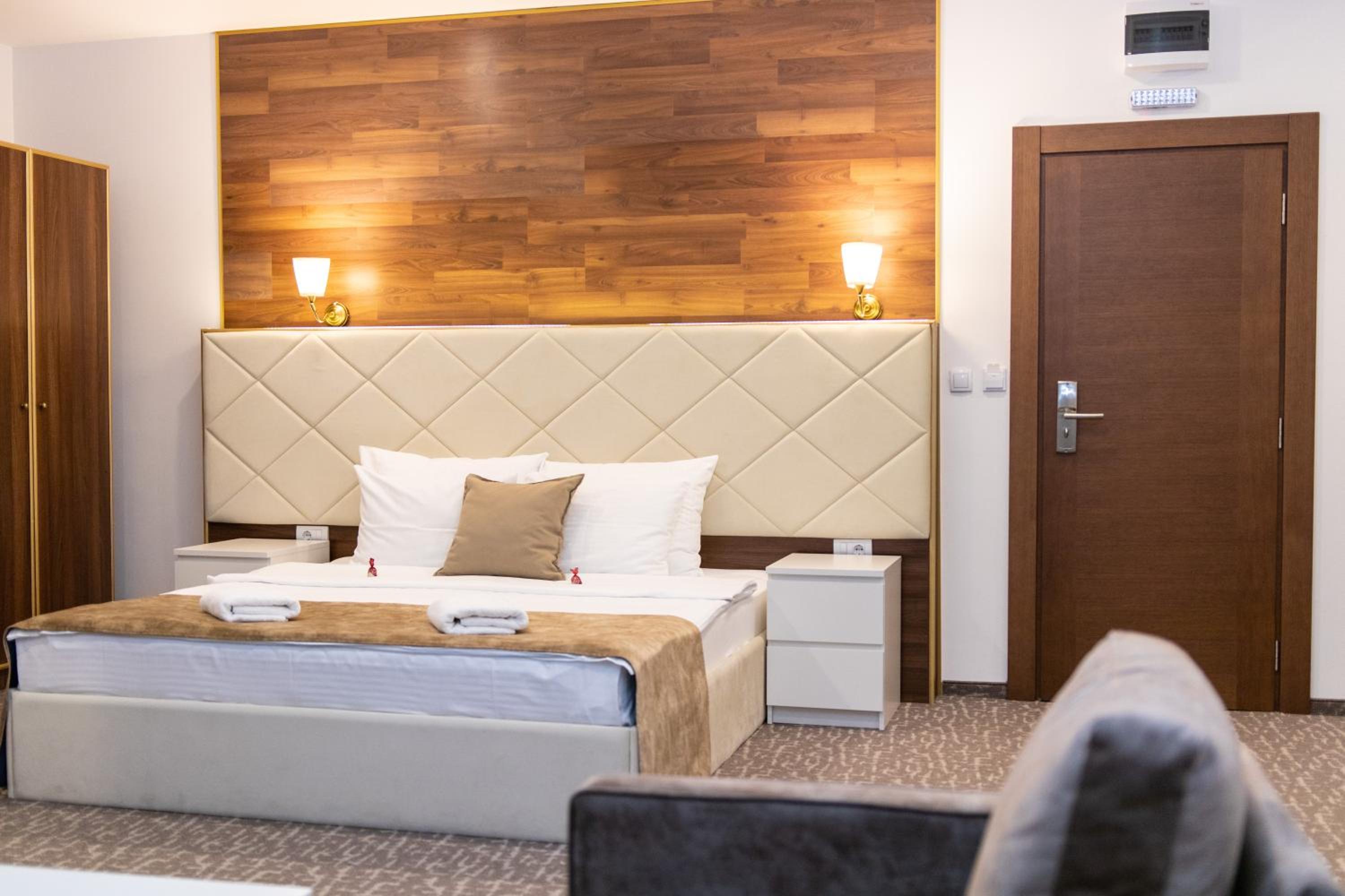 Standard Double or Twin Room - Photo 1