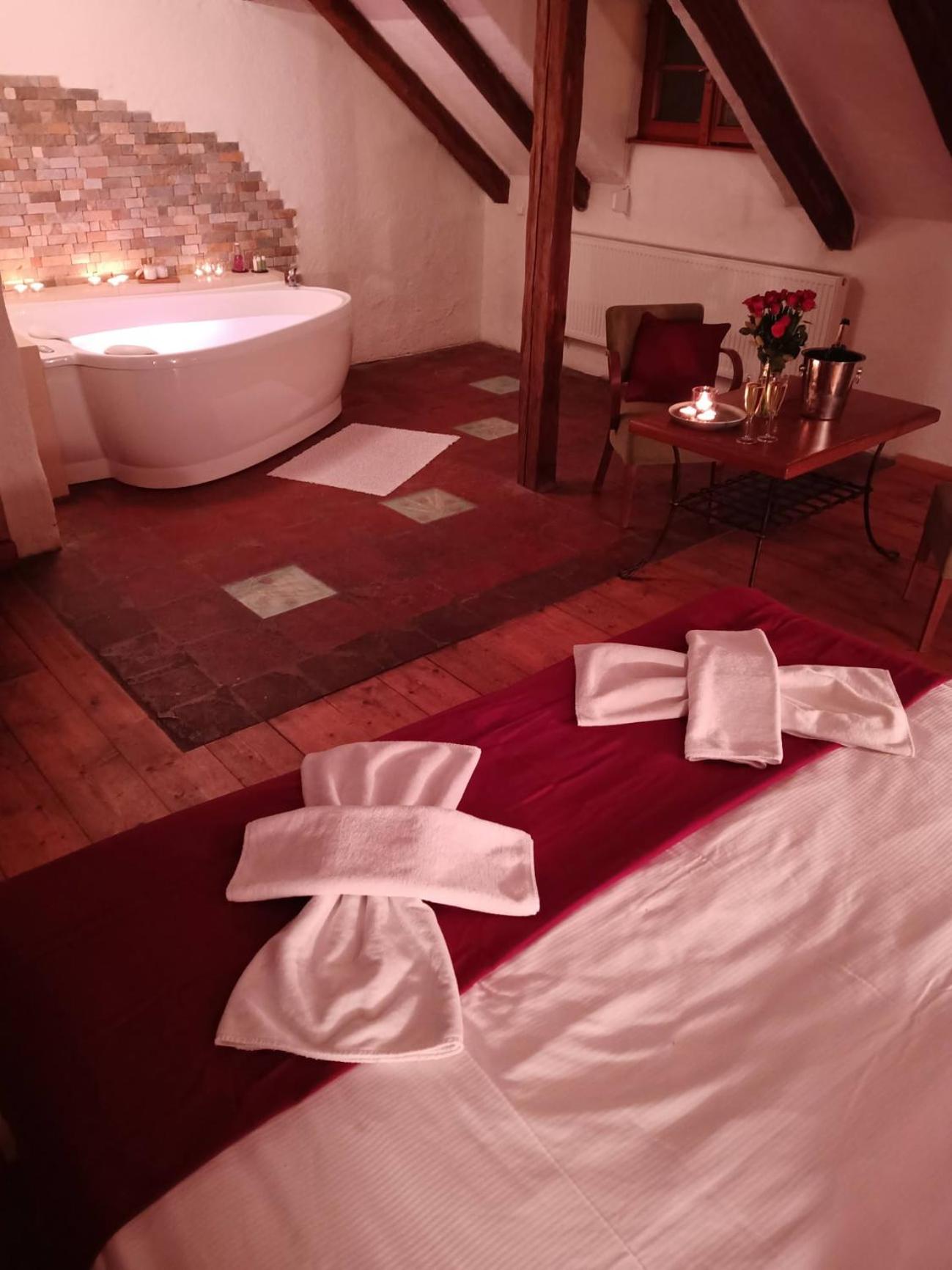 Superior Double Room - Photo 11