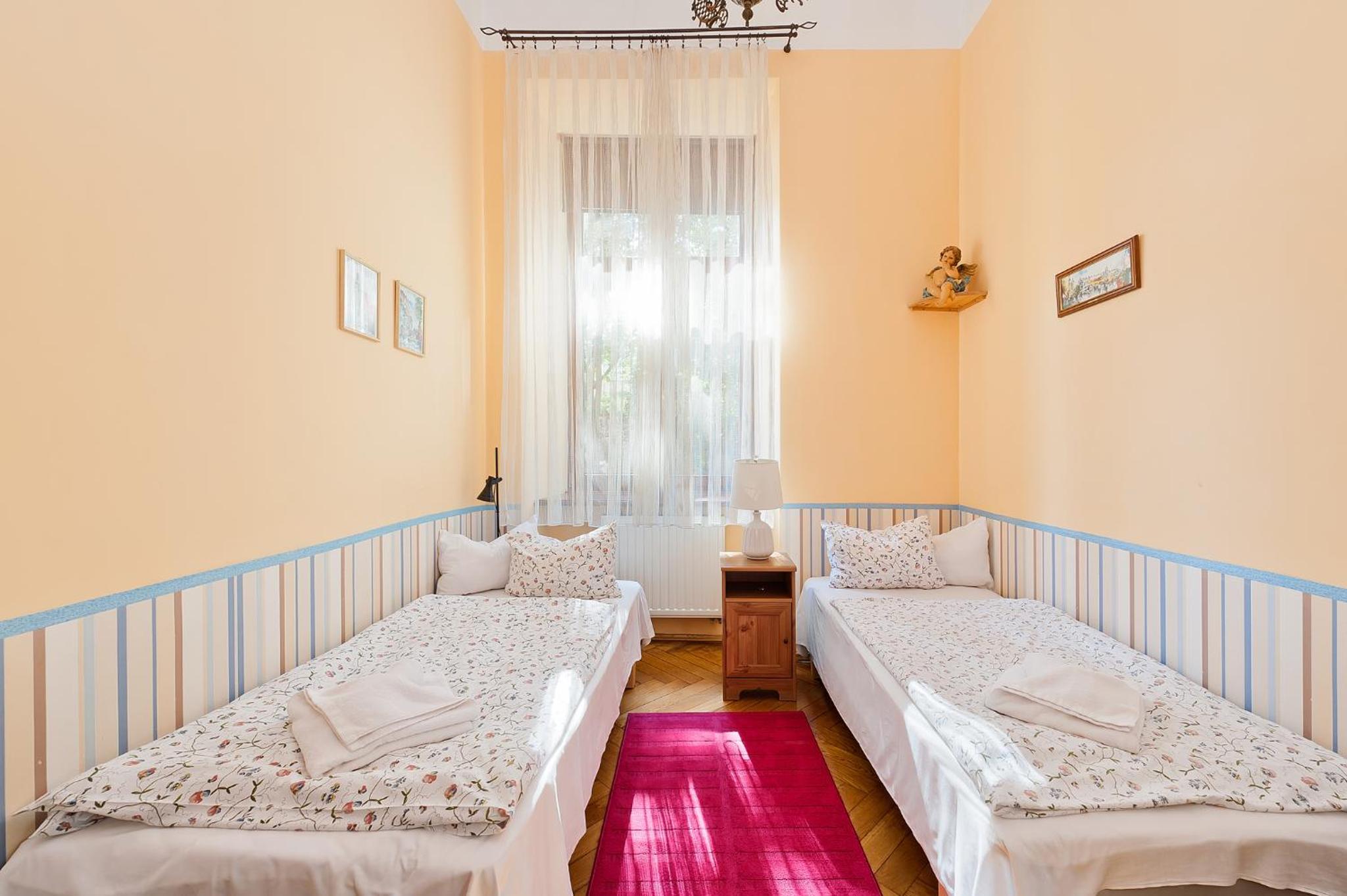 One-Bedroom Apartment (2 Adults)