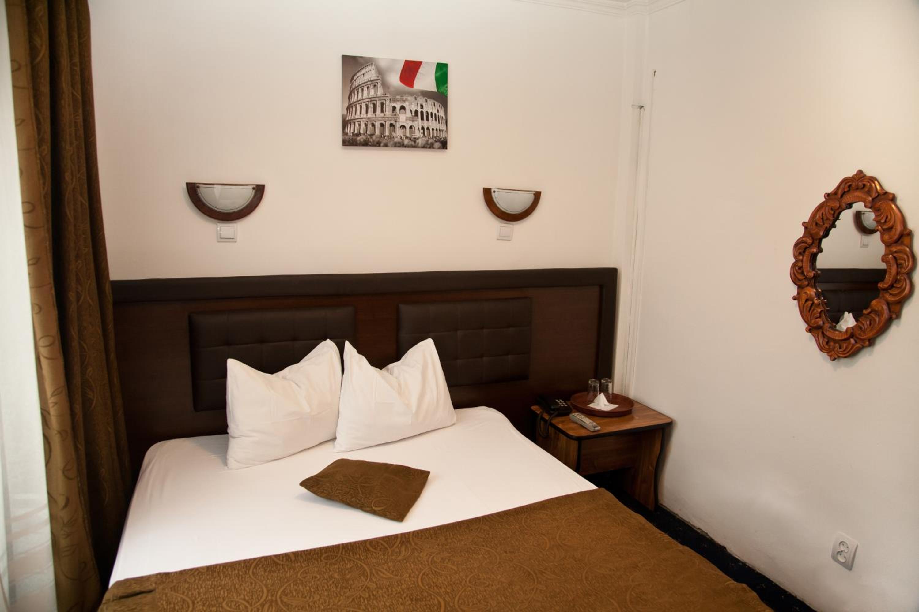 Single Room photo 2