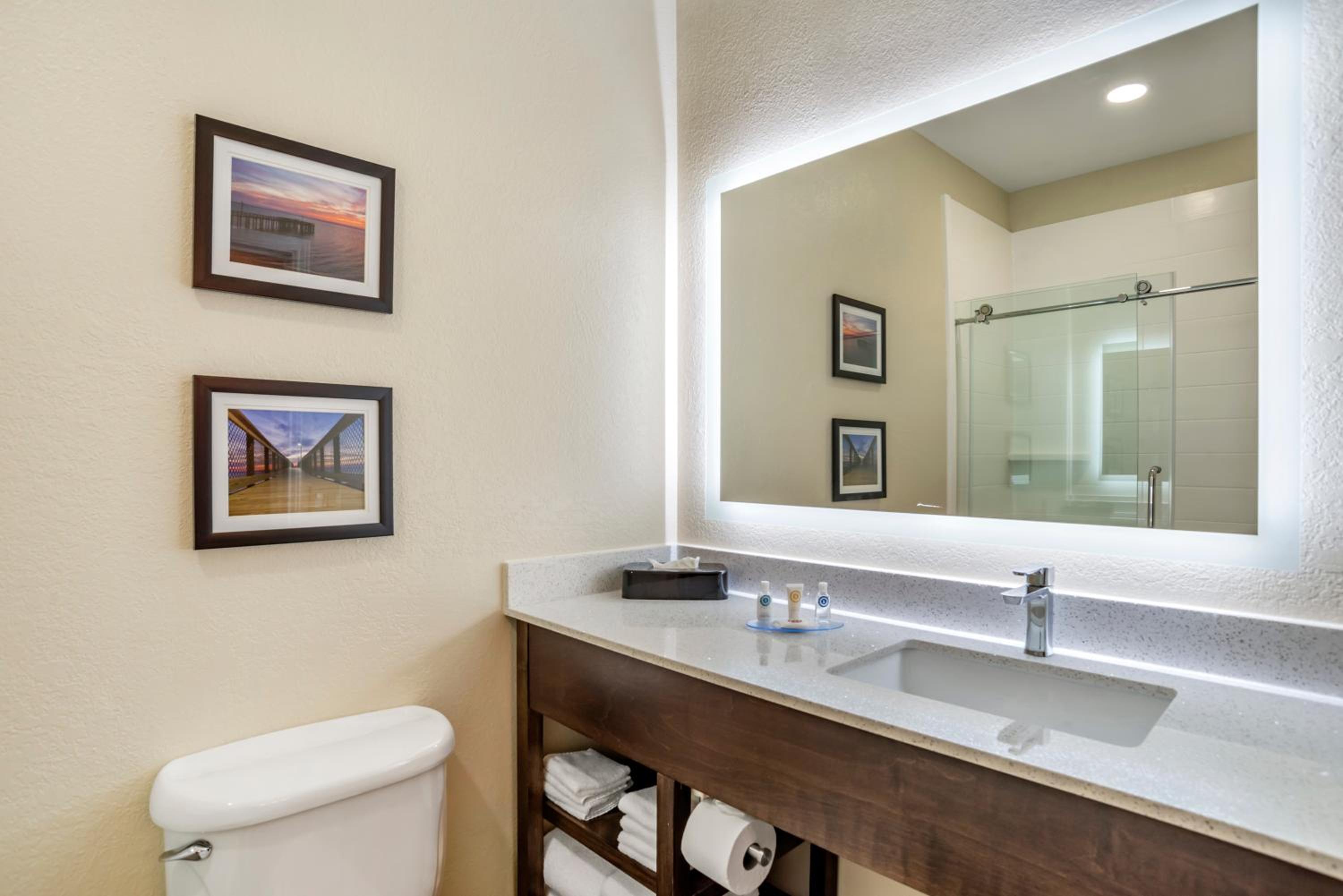Suite with Two Queen Beds - Accessible/Non-Smoking - Photo 2