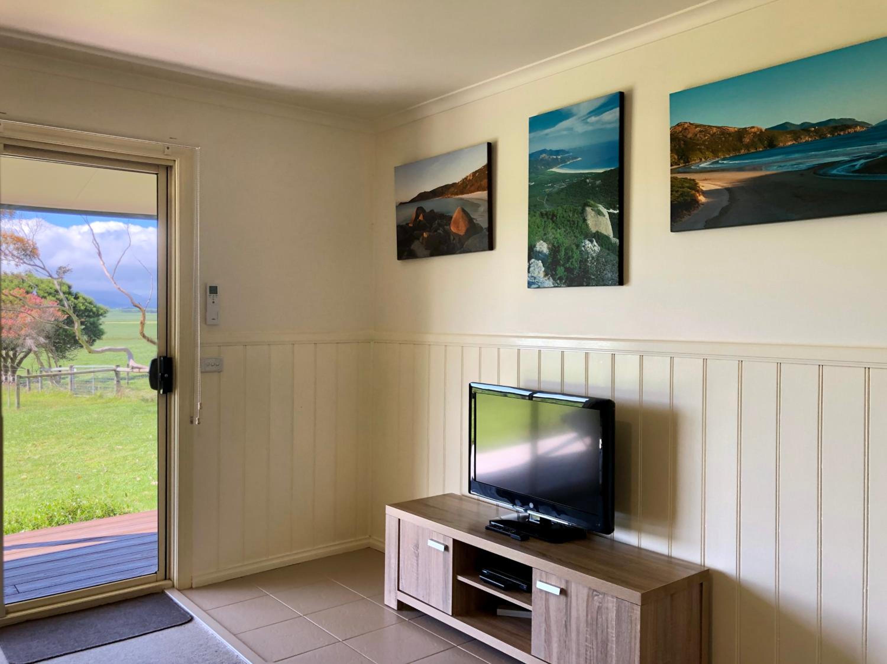 One-Bedroom House photo 2