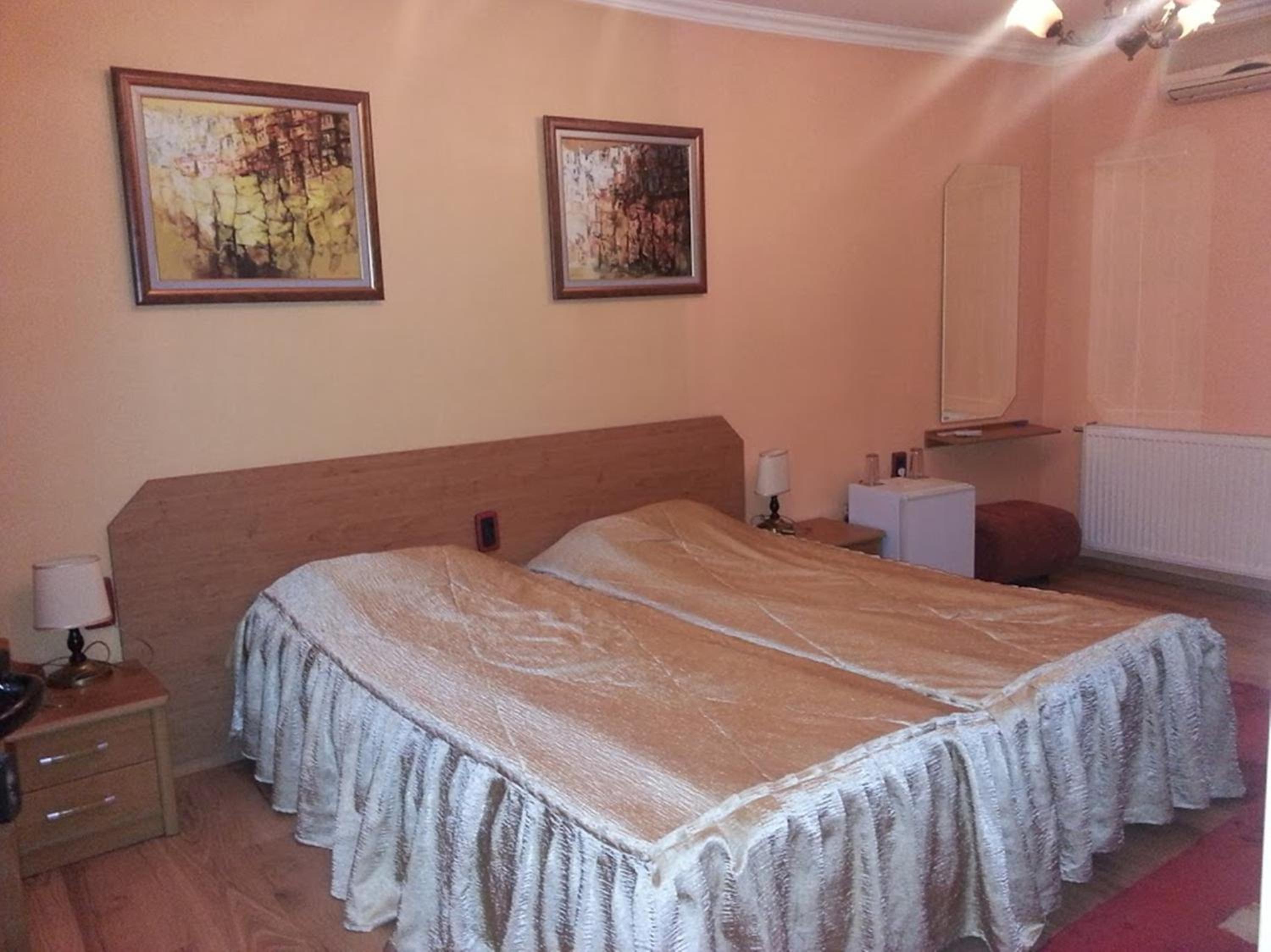 Twin Room with Balcony - Photo 2