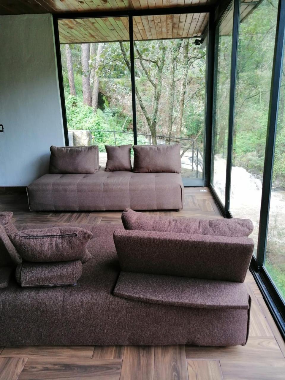 Deluxe Double Room (2 Adults + 1 Child) - Photo 18