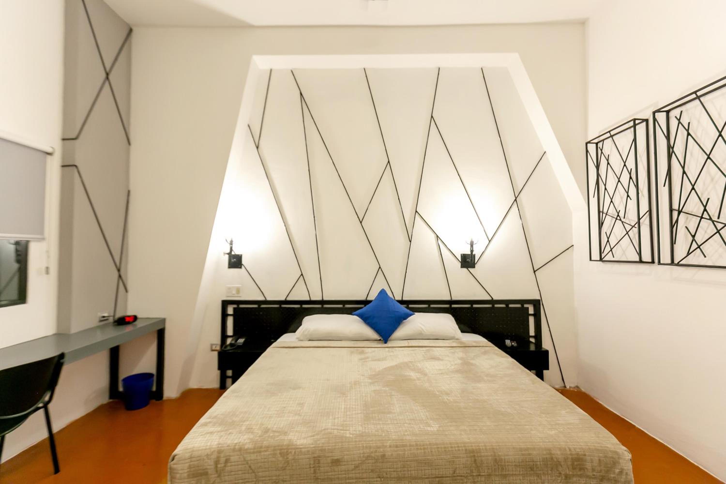 Budget Double Room photo 1