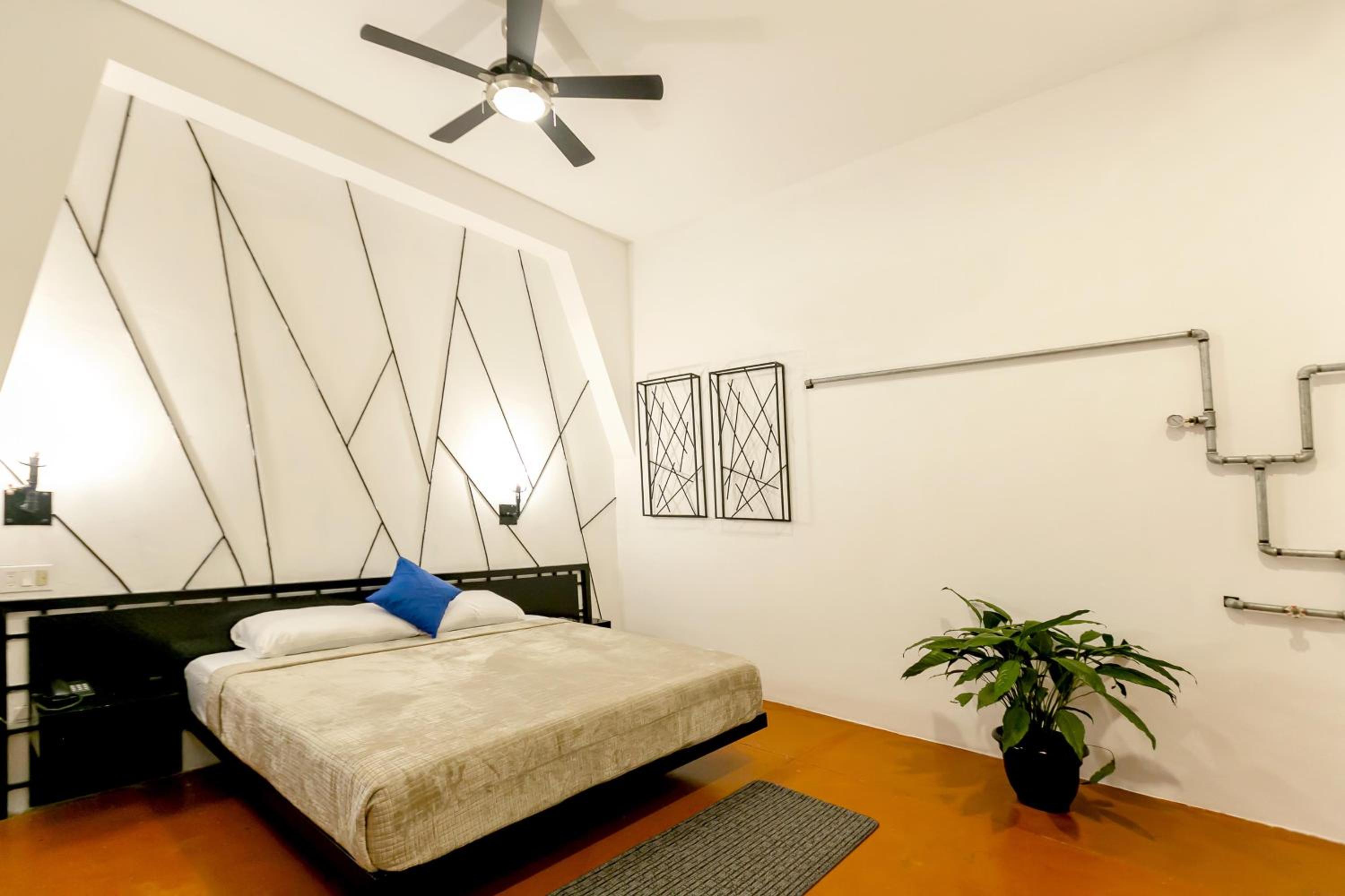 Budget Double Room photo 3