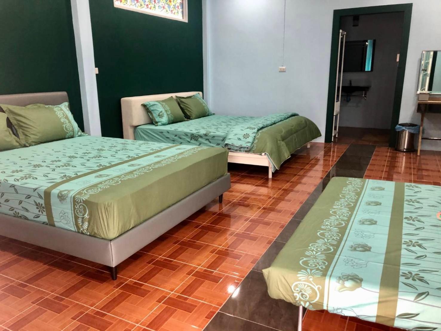 Family Suite with Balcony - Photo 1