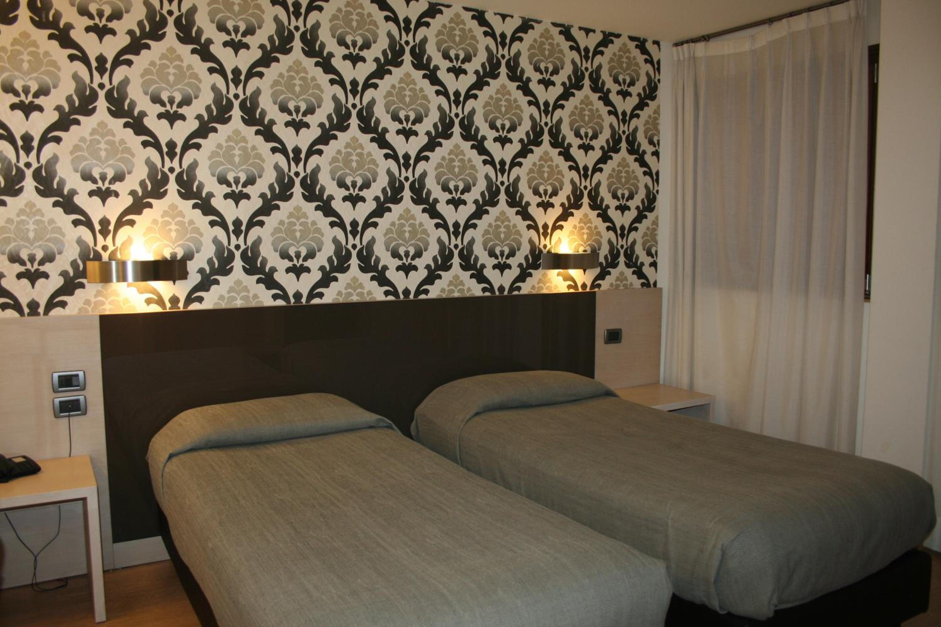 Classic Twin Room
