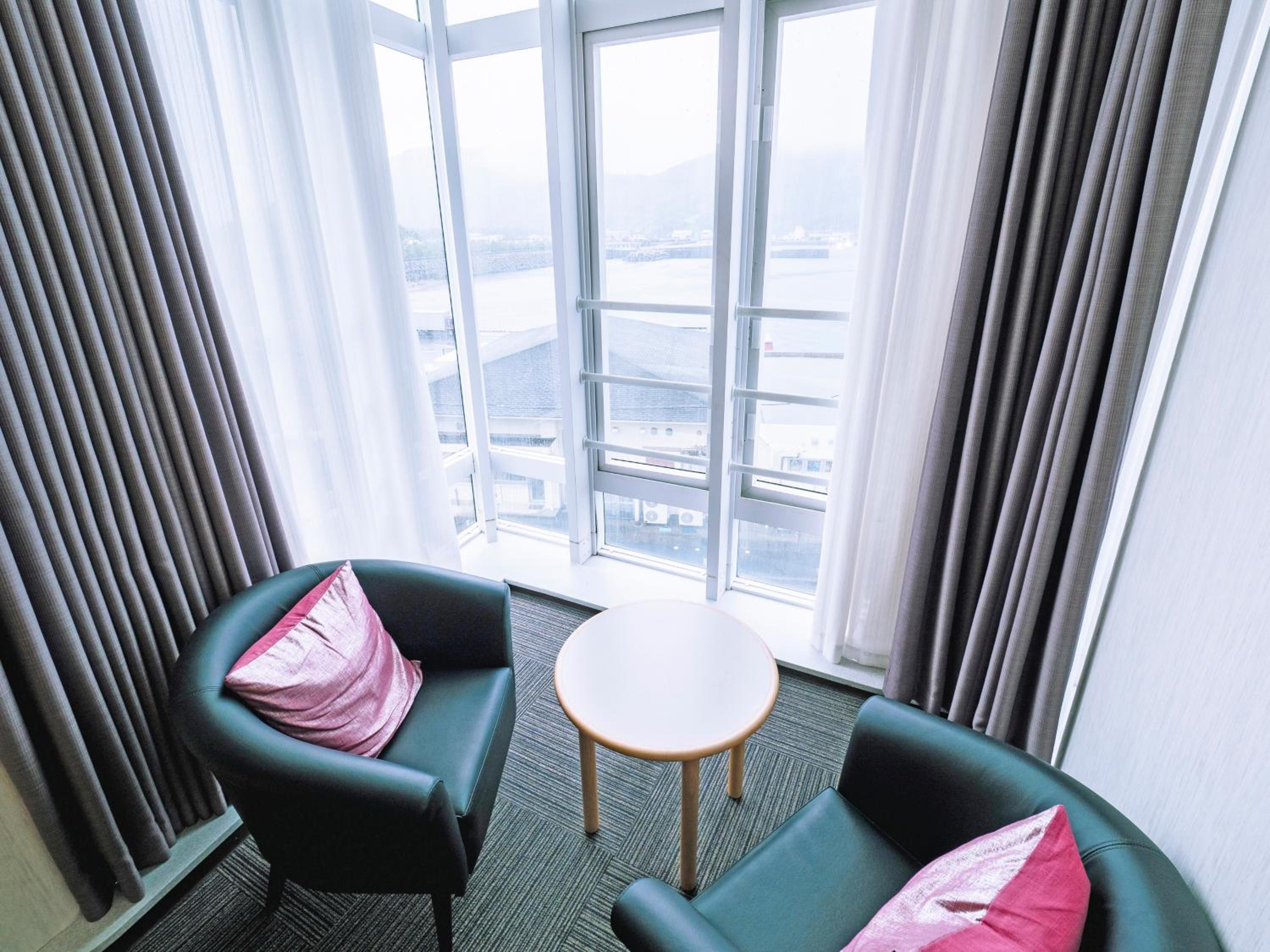 Deluxe Twin Room with Sea View - Photo 2
